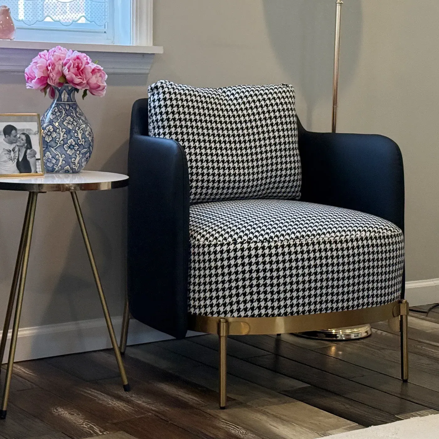 George Houndstooth Pattern Living Room Chair with Arms image