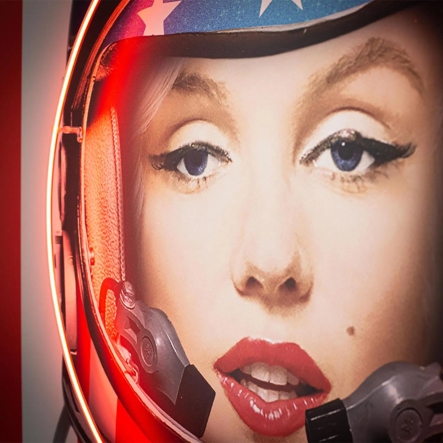 Marilyn Astronaut Neon Artwork - Red, Aluminium alternate view