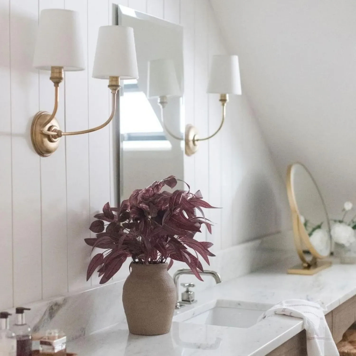 Single Wall Light - Antique Brass, Metal alternate view