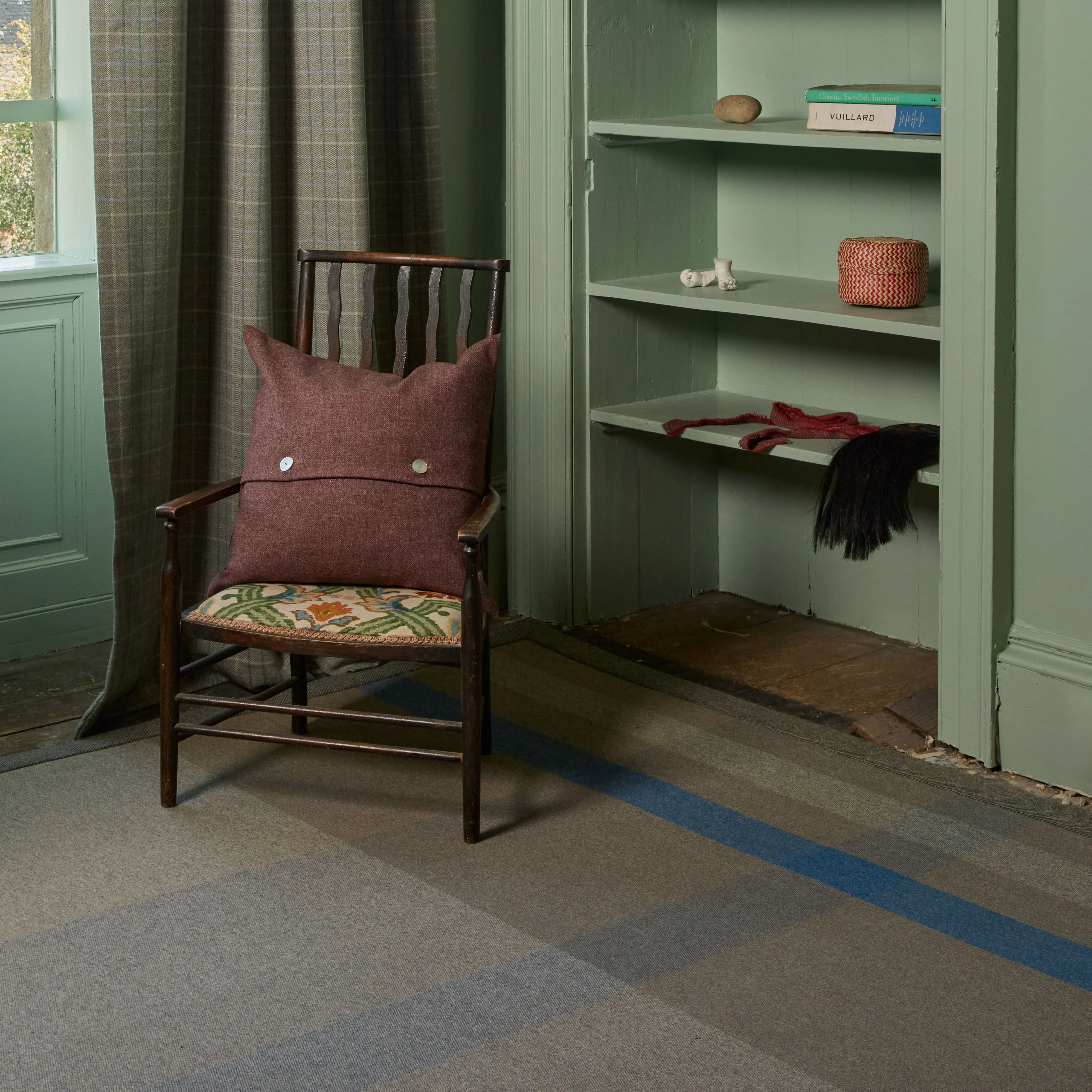 Rainbow Trout Rug with Chrome Binding image