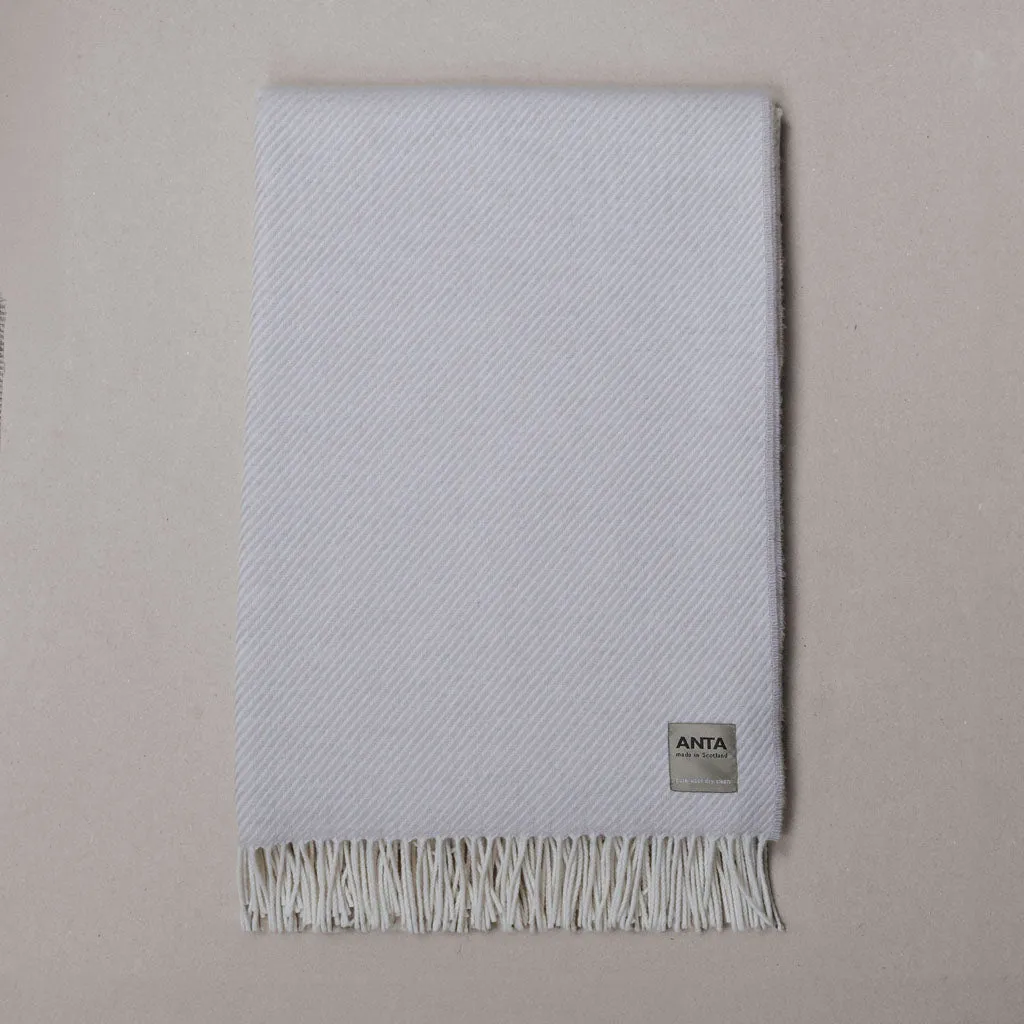 ANTA White Moss Campion Merino Wool Throw
