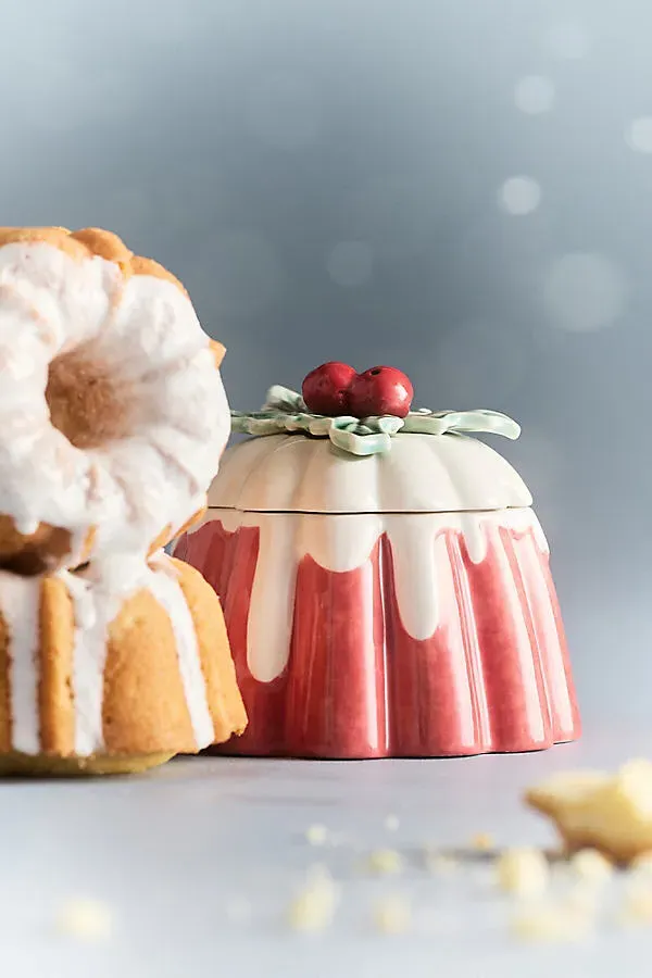 Dulce Gourmand Poundcake Small Ceramic Candle - Red by Anthropologie