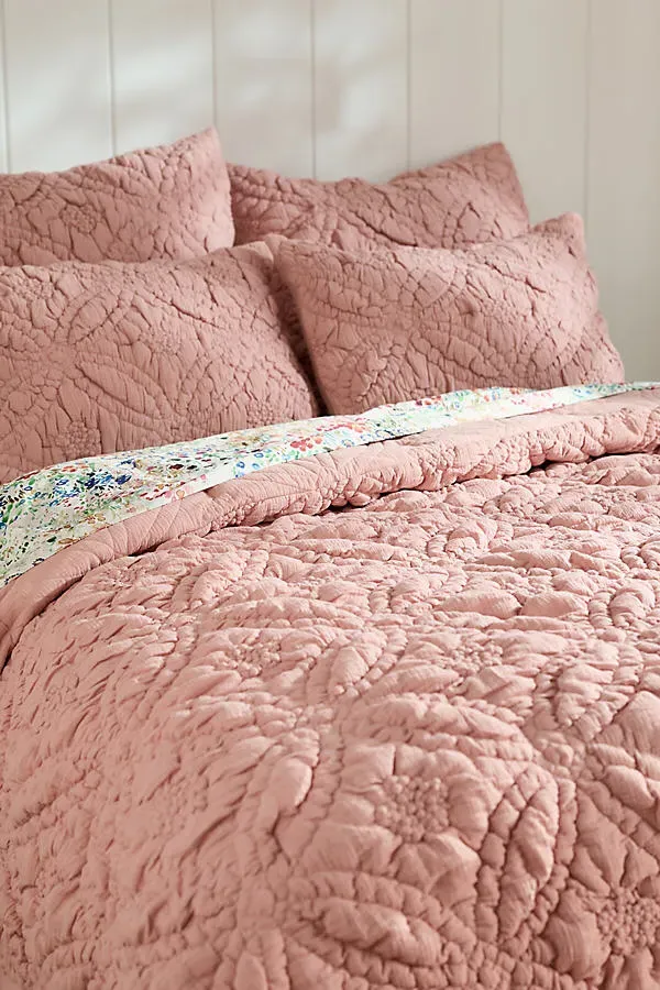 Everly Floral Manipulated Quilt - Pink, Cotton product