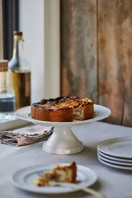 Old Havana Cake Stand - White, Ceramic product