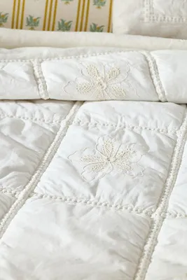 Vienne Super King Floral Embroidered Quilted Bedspread - White, Cotton product