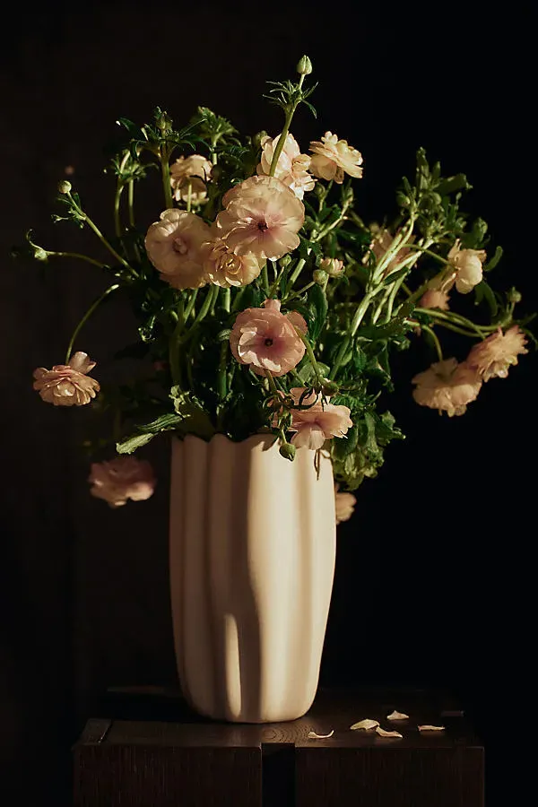 Nium Sculptural Vase - White, Stoneware product