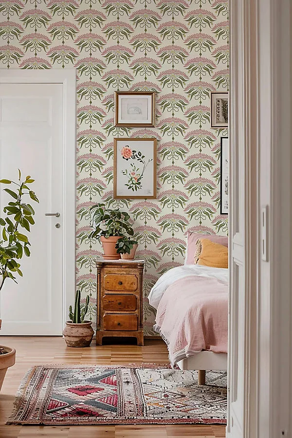 Fleur de Rêve Floral Wallpaper - Pink, Traditional product