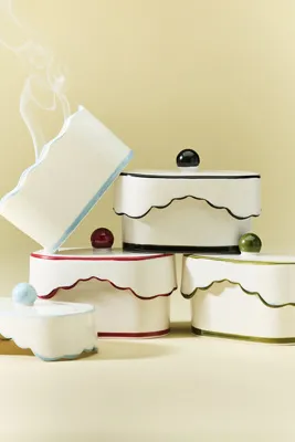 Cherie French Linen & Orris Ceramic Candle with Lid - Red product