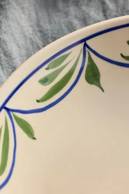 Leafy Vine Stoneware Dinner Plate - White product