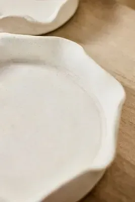 Pie Crust Rim Terracotta Saucer - White product