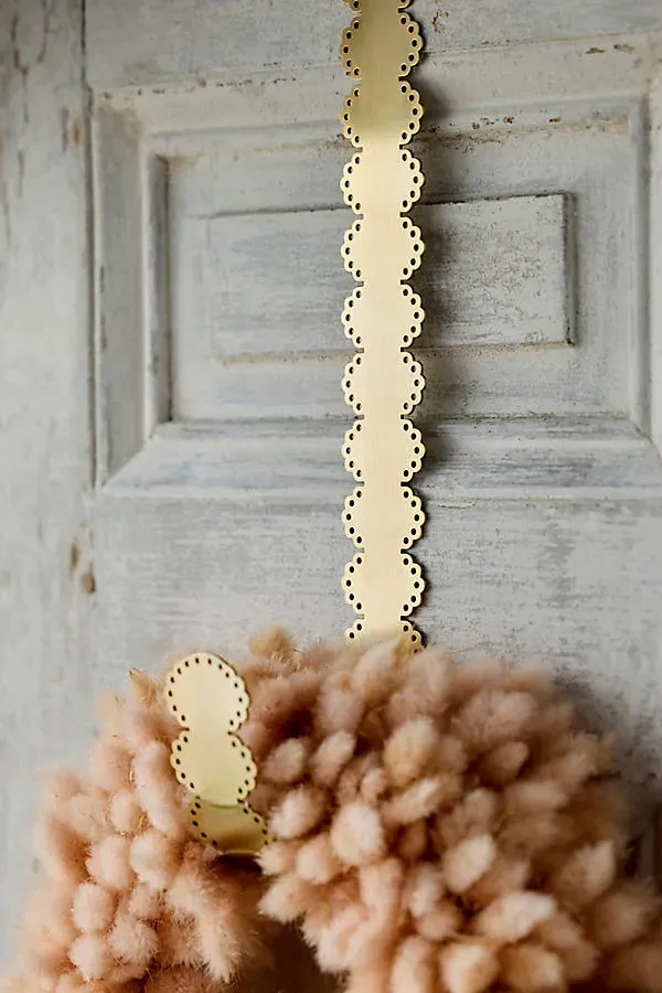 Scalloped Lace Wreath Hanger - Gold, Stainless Steel product