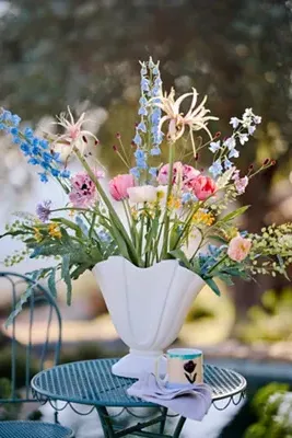 Stoneware Fan Vase - Ivory product