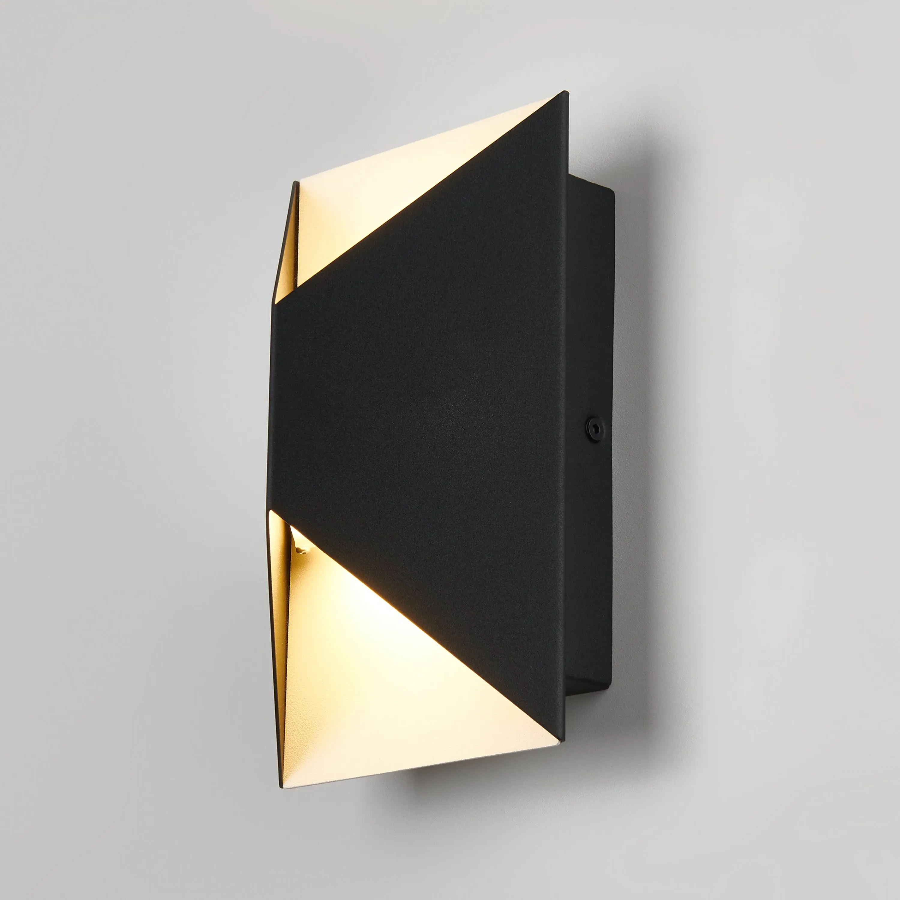 Tria Indoor-Outdoor LED Wall Light - Matte Black product