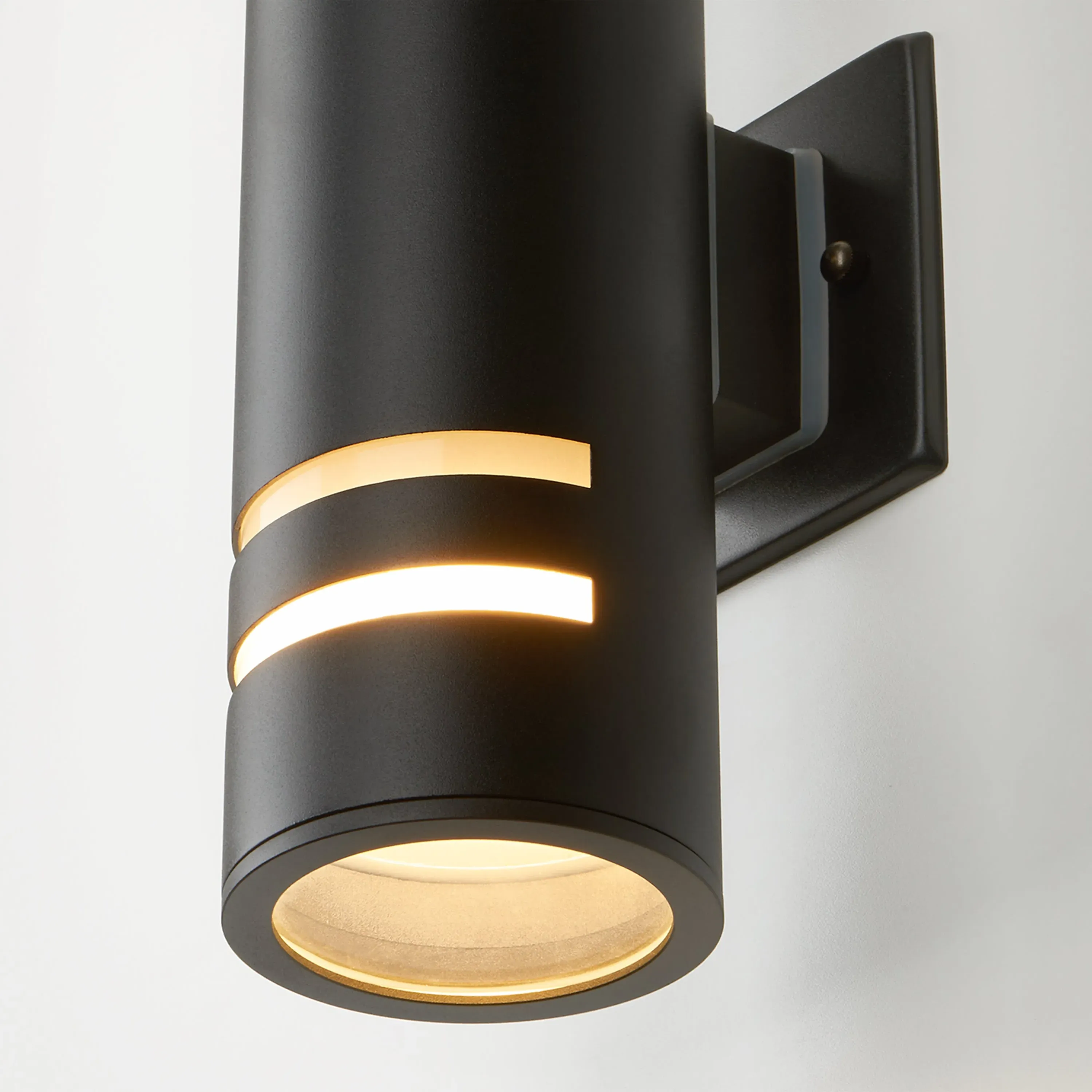 V3 Indoor-Outdoor Wall Light - Steel product