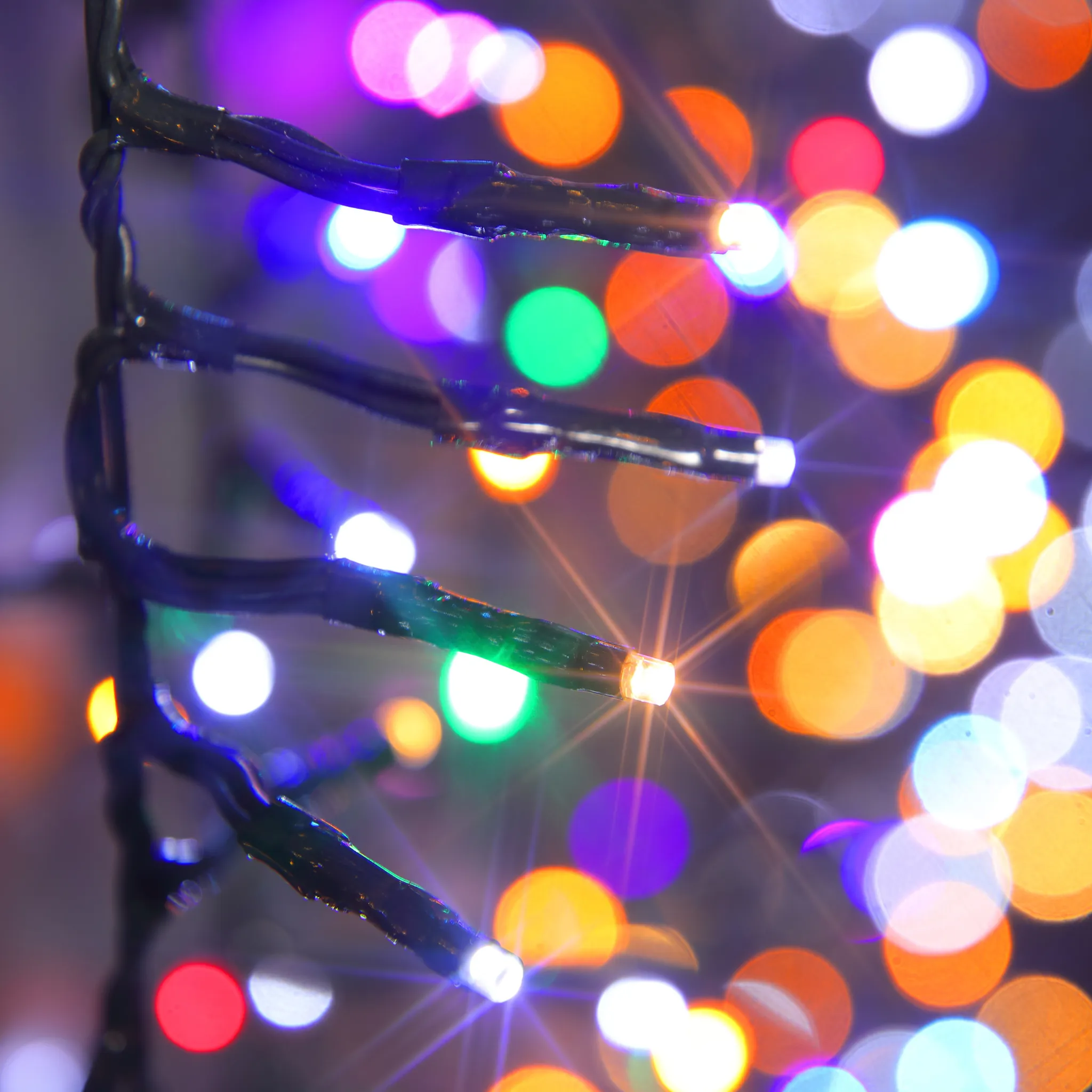 Spectrum 400 Remote Control Cluster Lights - Green Cable by Atkin and Thyme