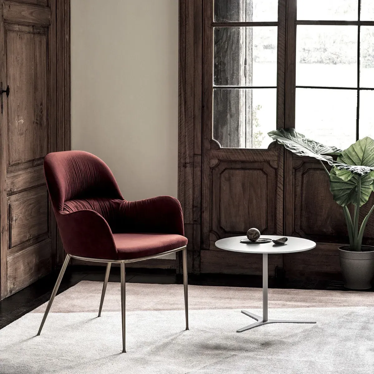 Bontempi Queen Dining Chair with Arms - Red, Velvet