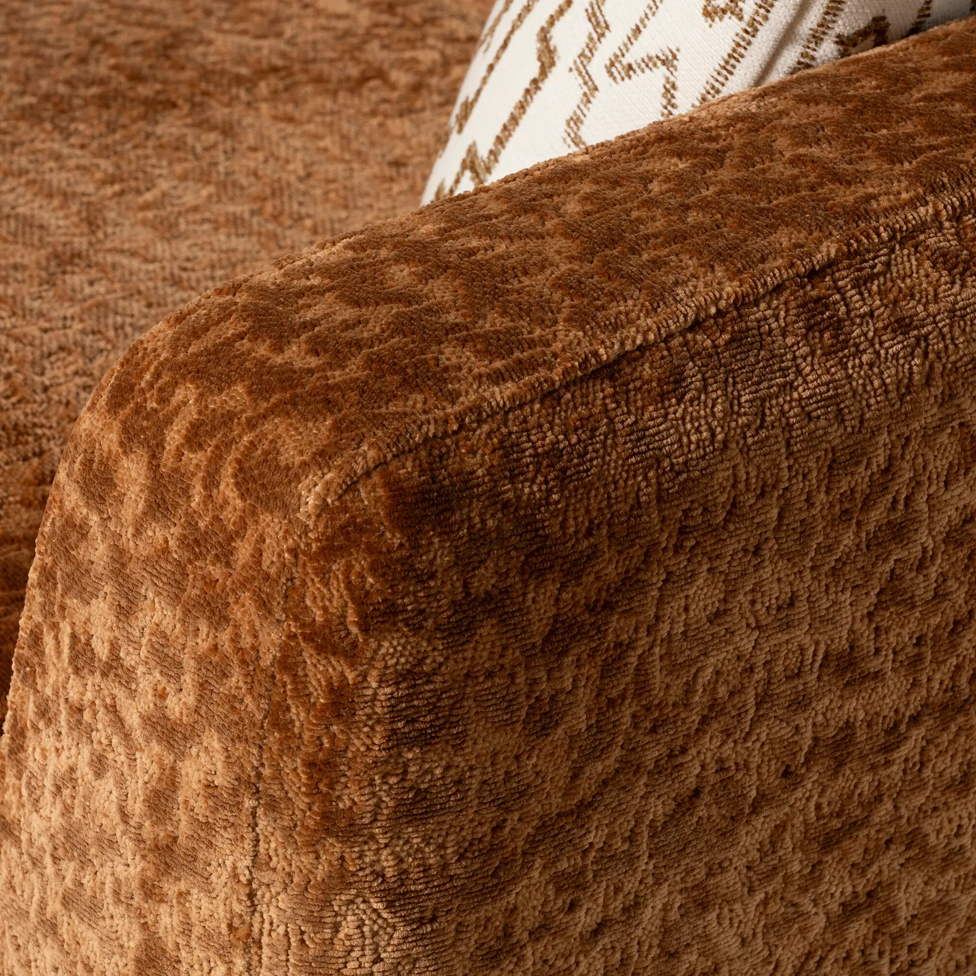 Chaska Snuggler Chair