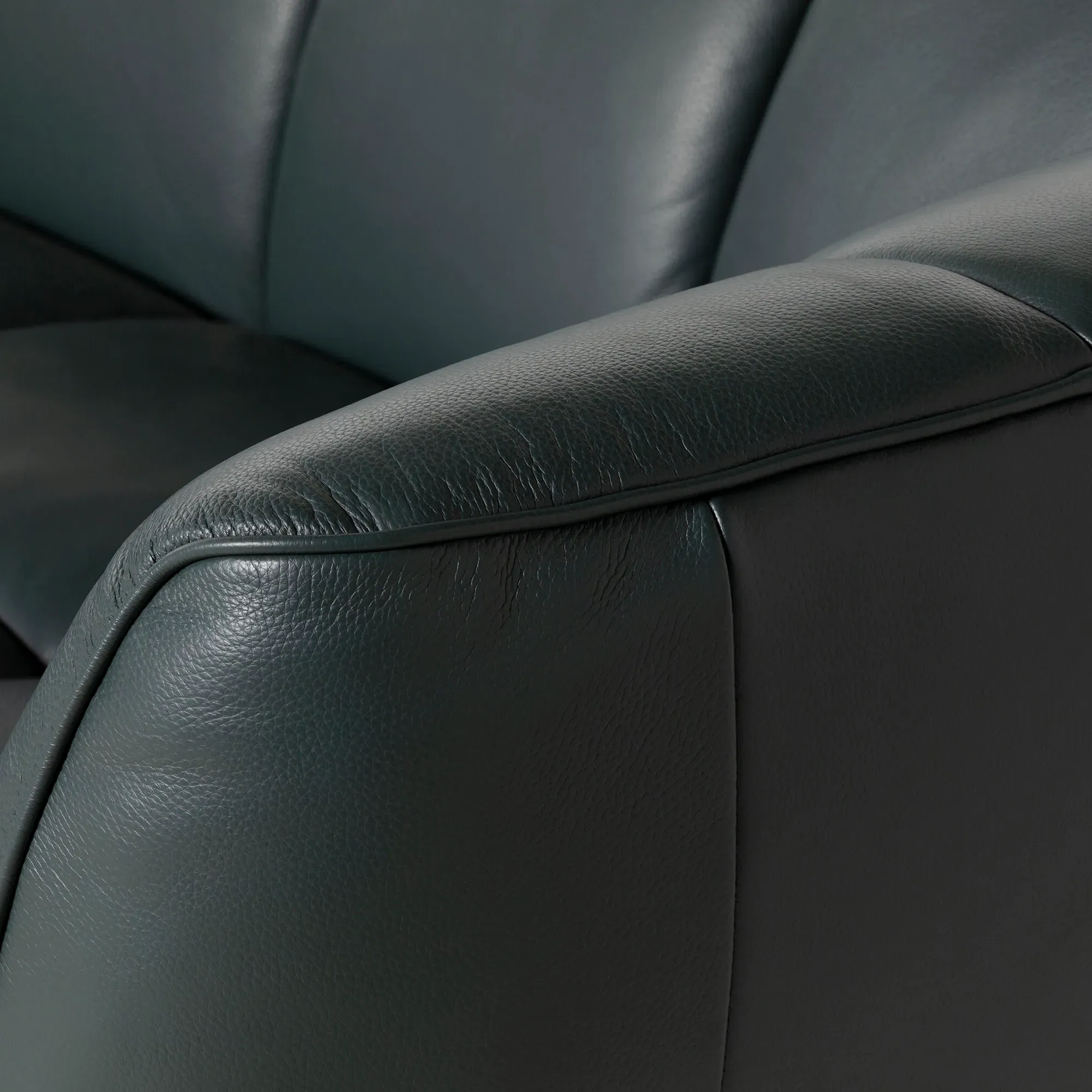 Darla 2.5 Seater Sofa - Grey, Leather