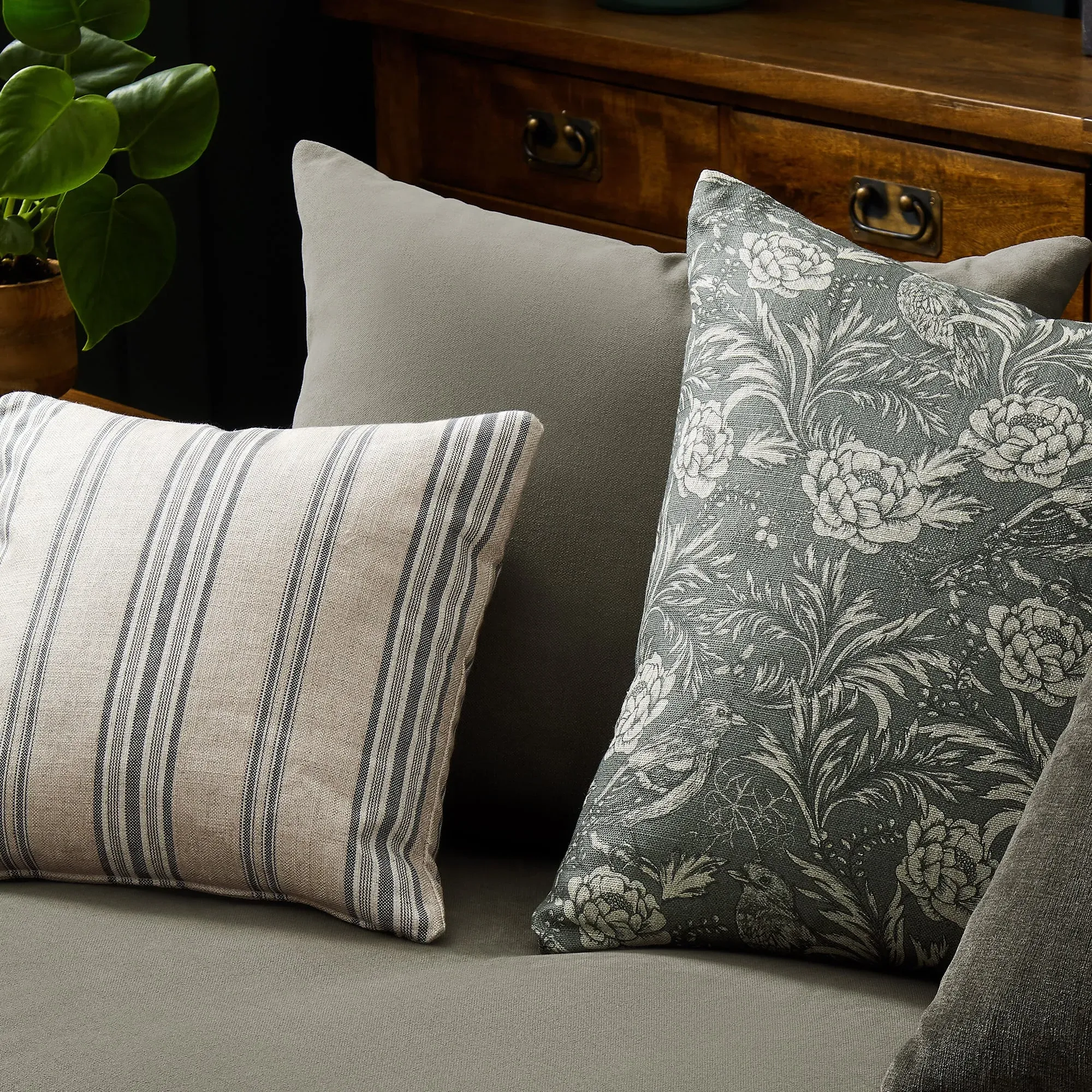 English Heritage Finch Medium Sofa Pillow Back - Grey
