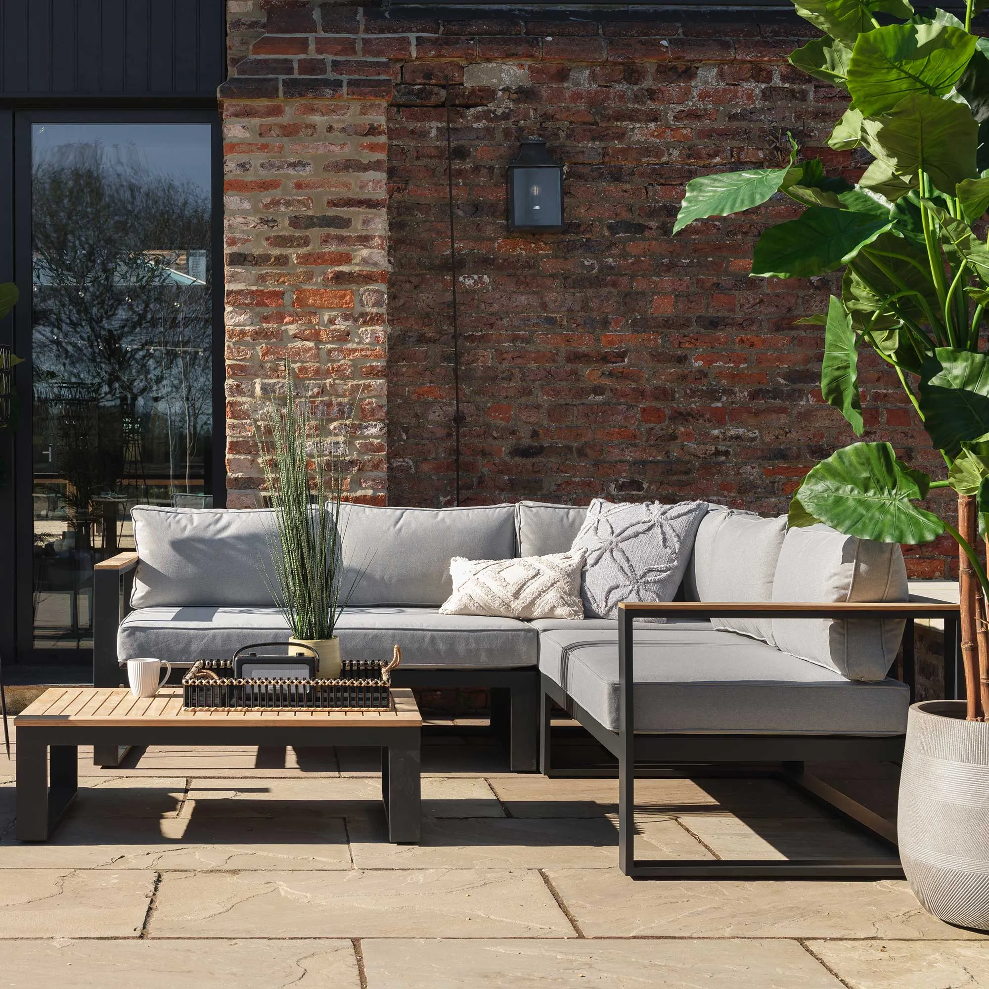 Flora Square Cushion - Grey, Recycled Plastic