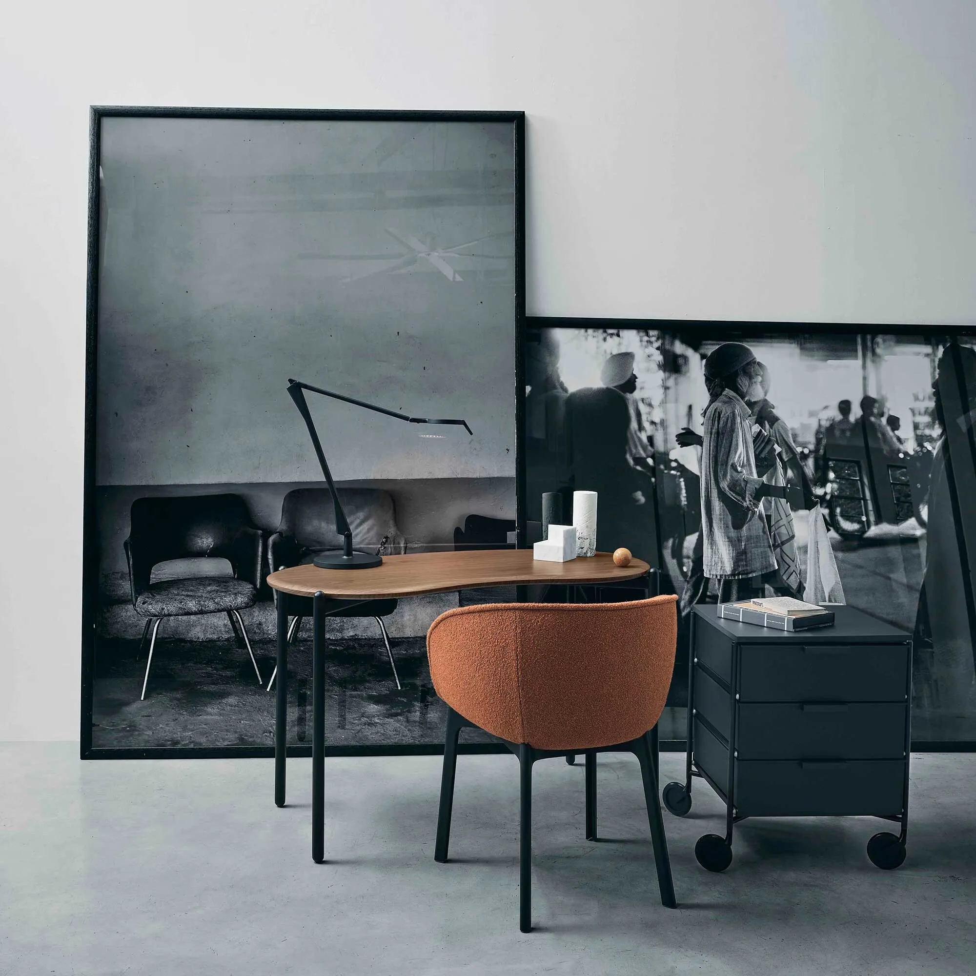 Kartell Lunat Round Desk - Walnut, Wood