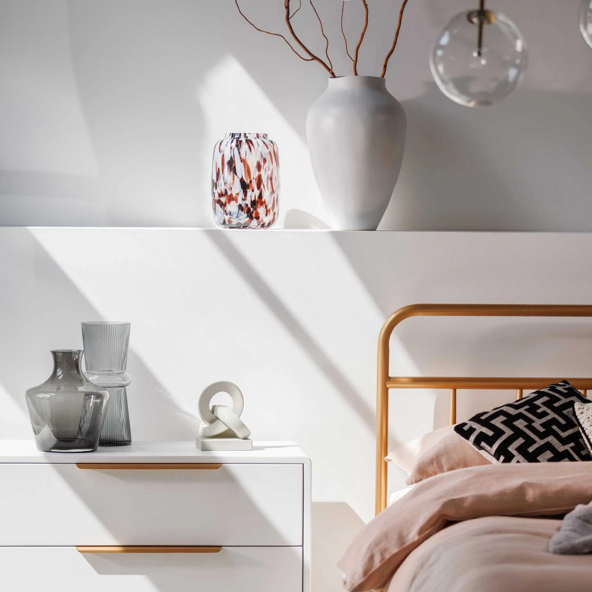 Loop Decoration - Neutral, Polyresin