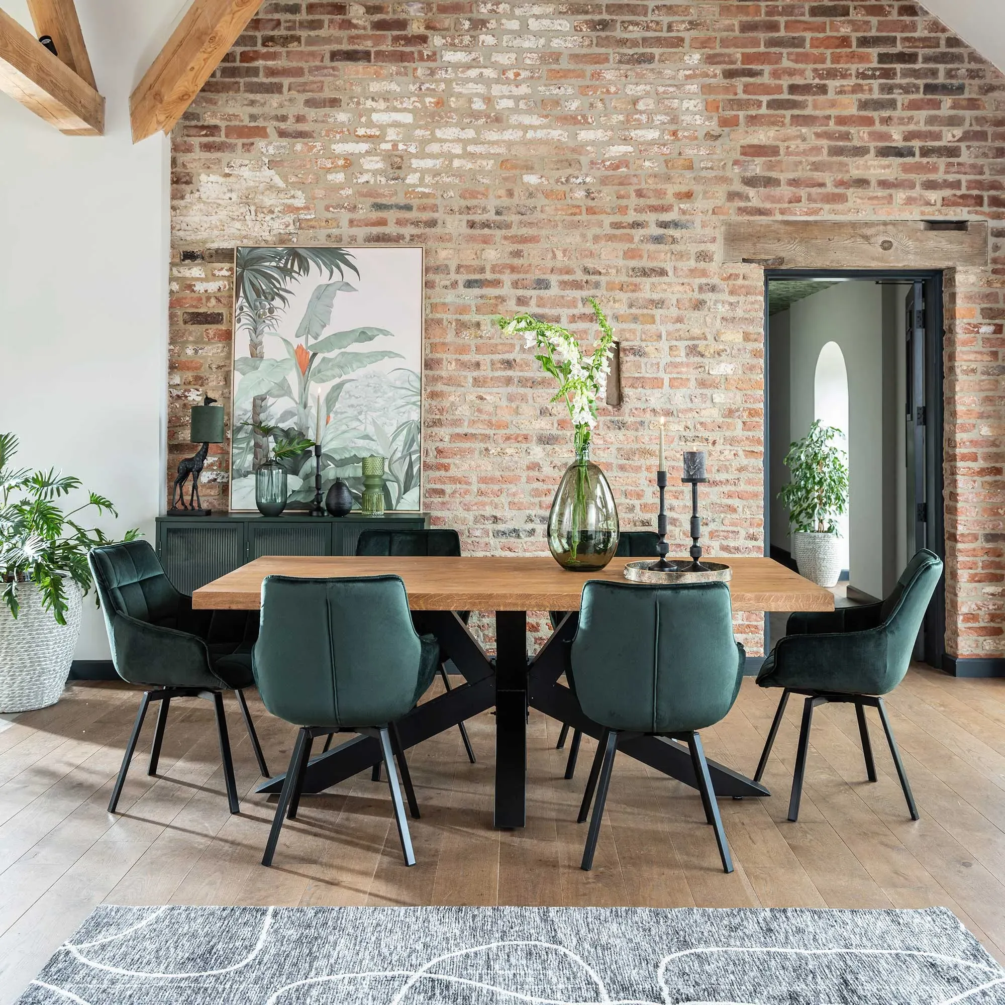 Navarro Star Dining Table - Brown, Oak