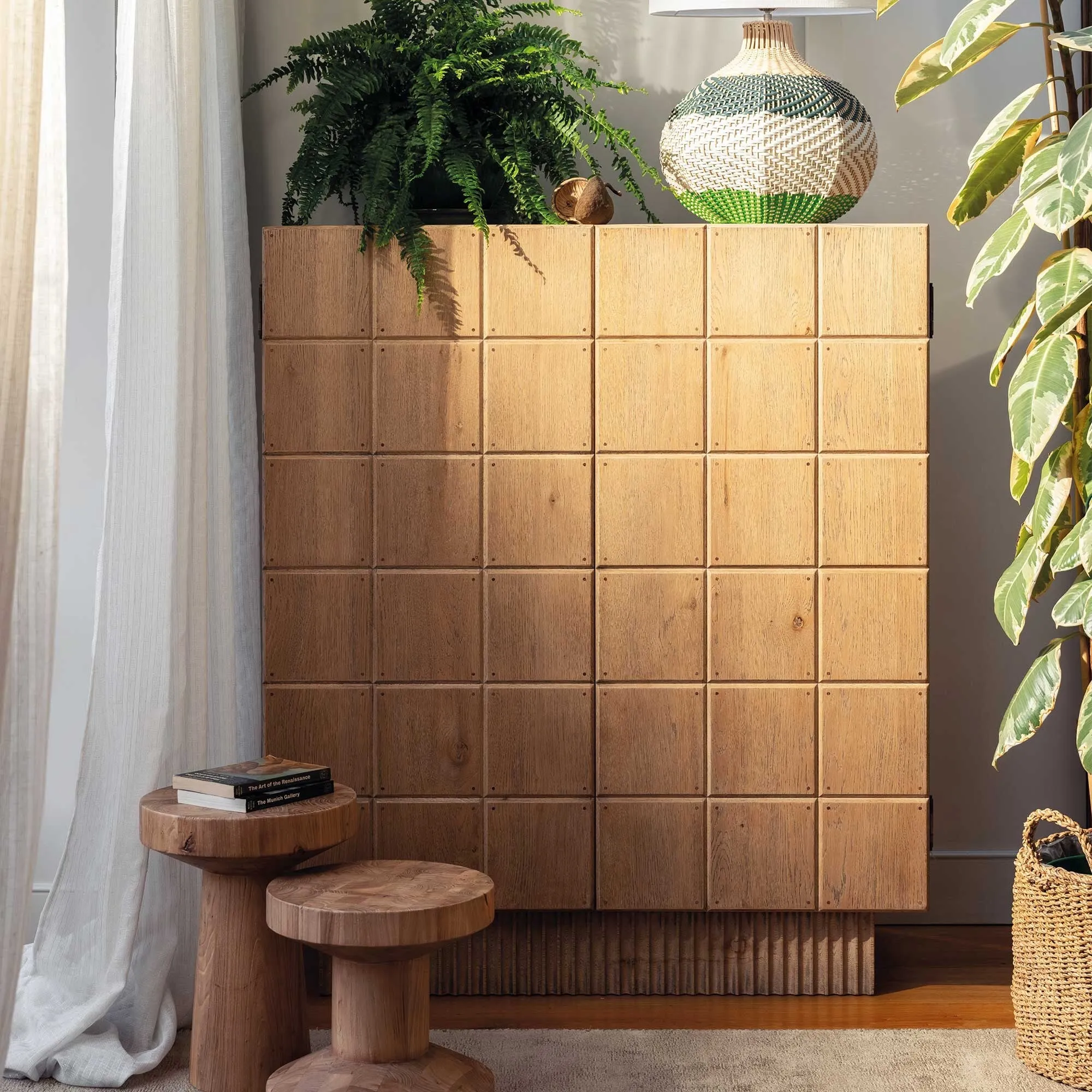 Newton Cabinet with 2 Doors - Oak