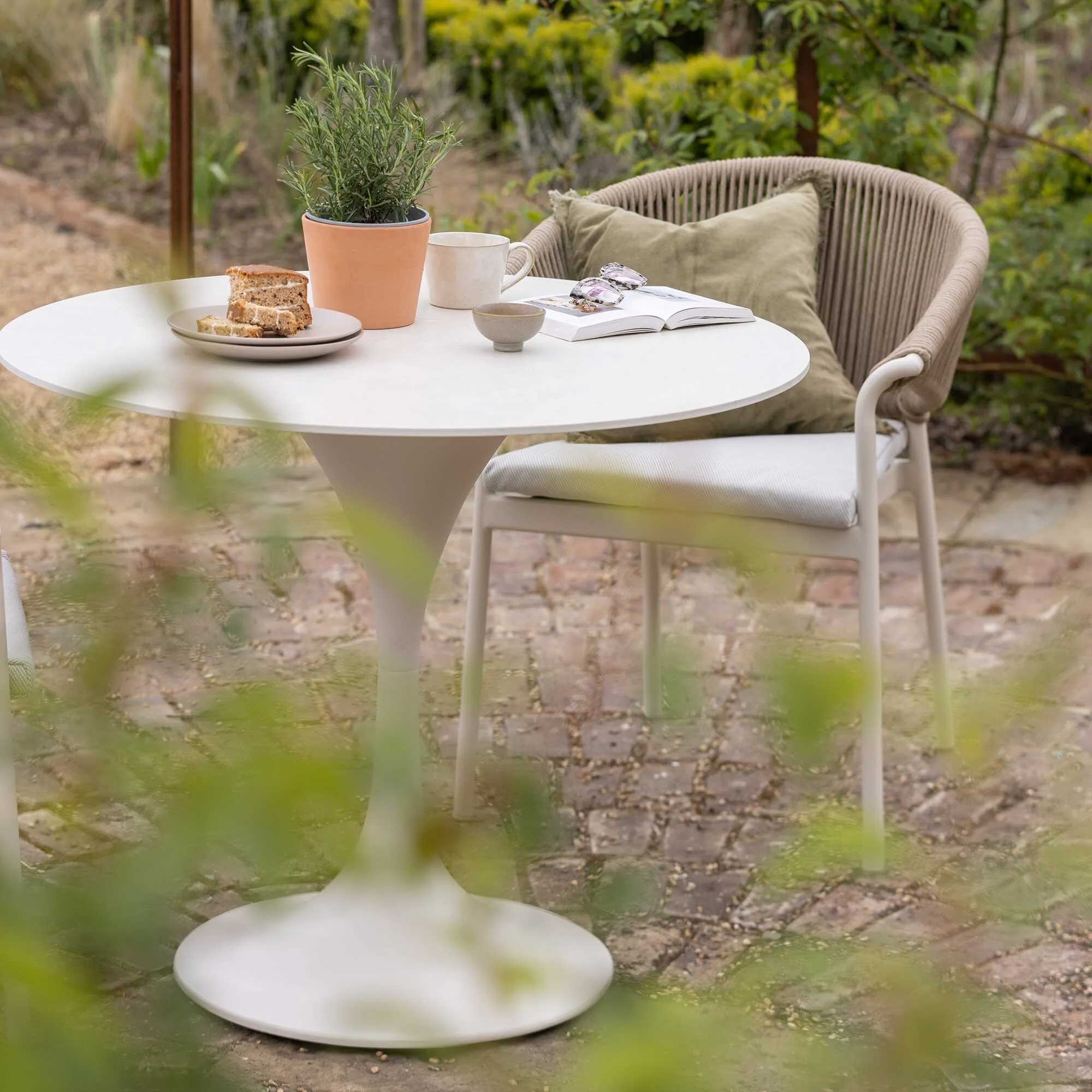 Sydney Garden Round Dining Table - White, Ceramic Stone