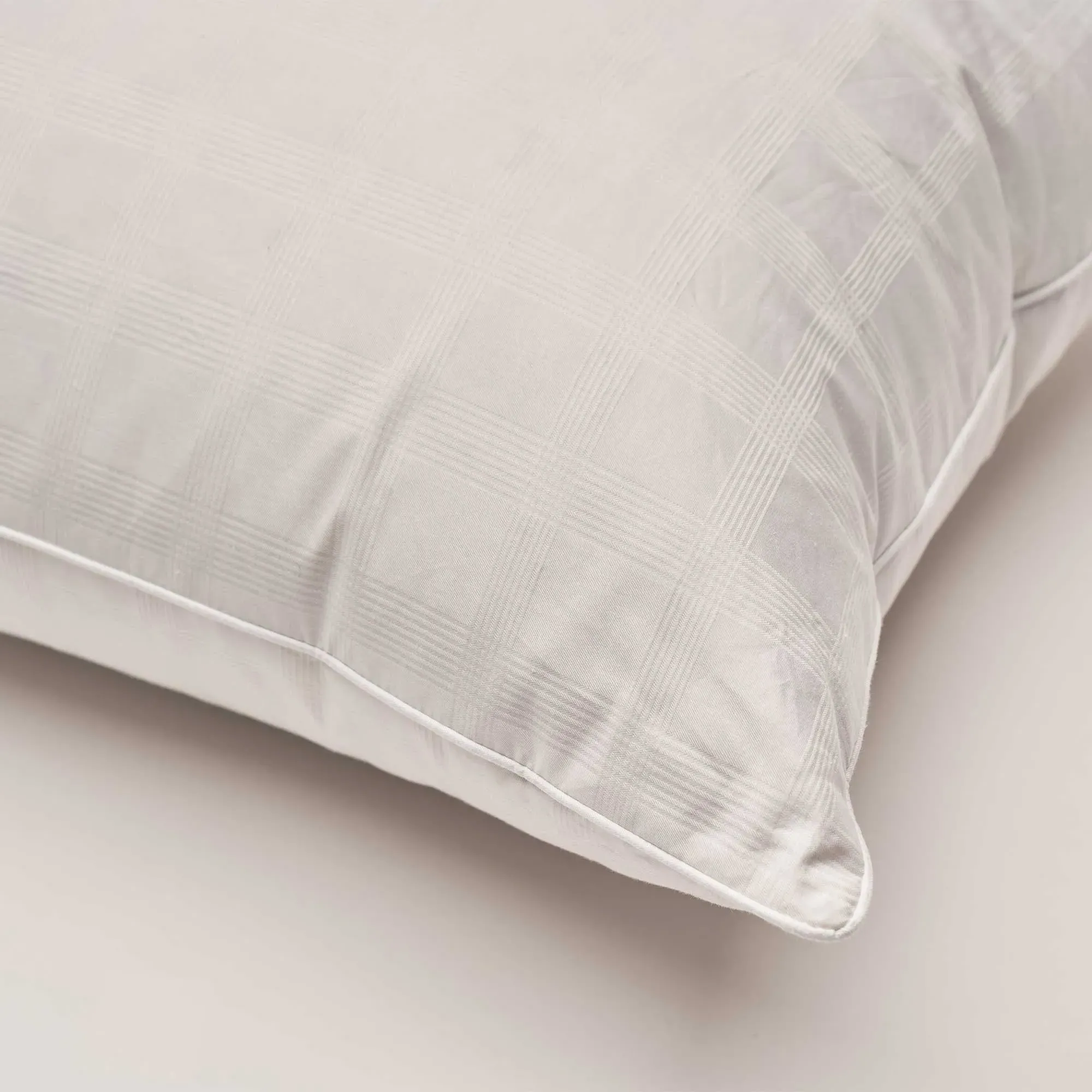 Vispring English Duck Down Pillow - White, Cotton