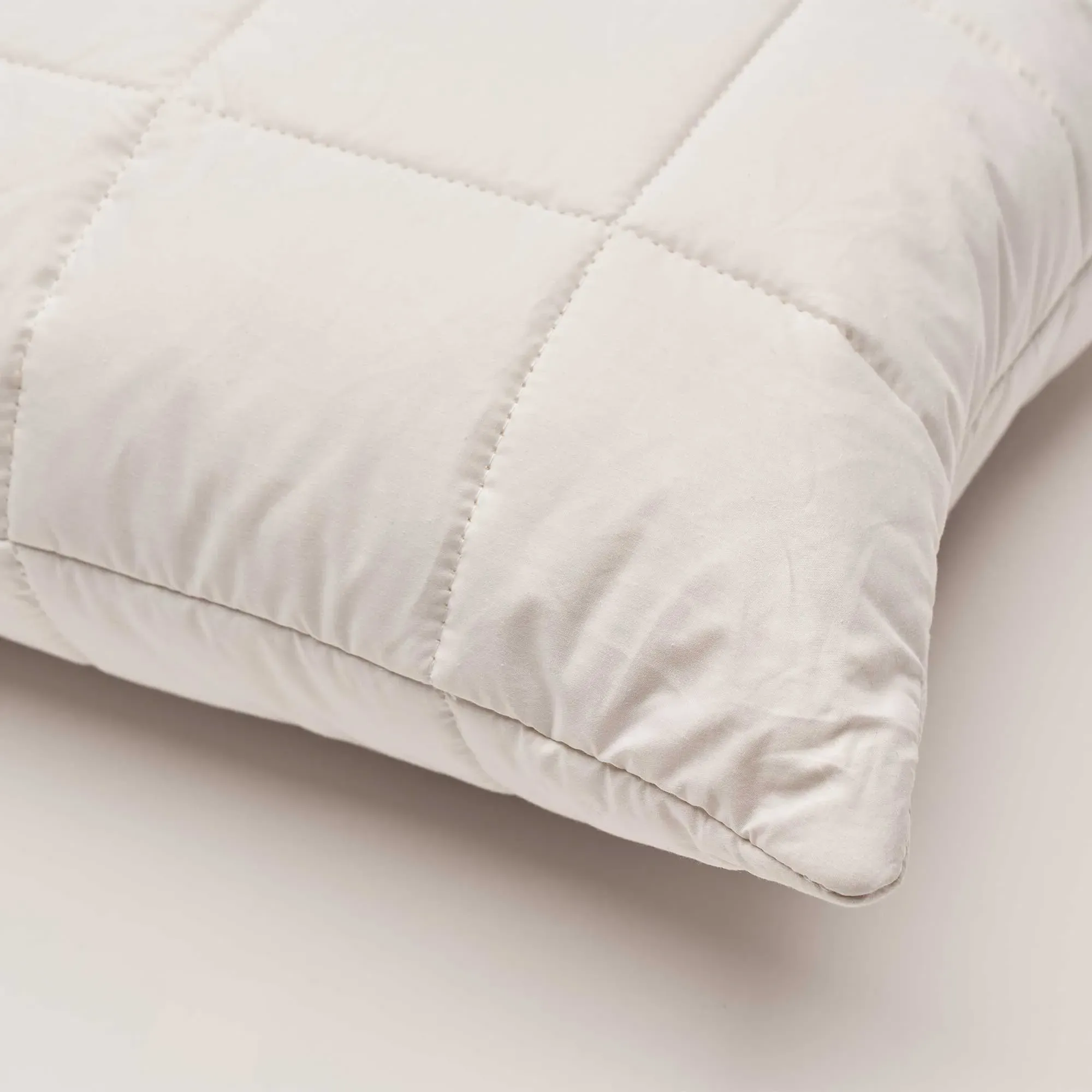Vispring Wool Pillows - White