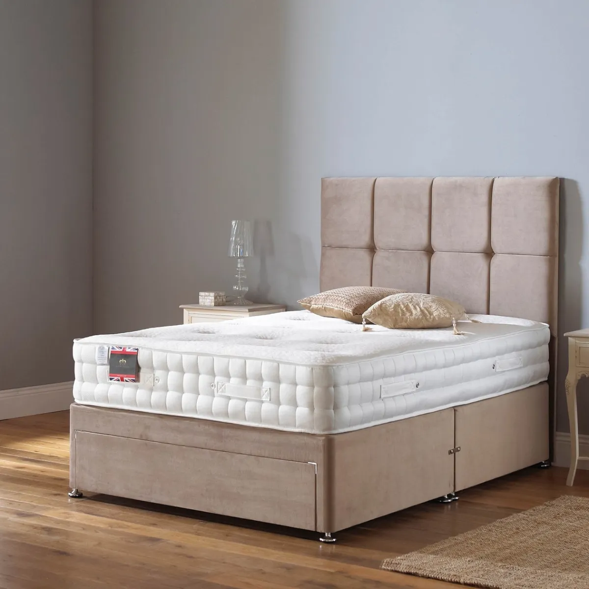 Small Double Divan Bed with 2 Drawers - Velvet image