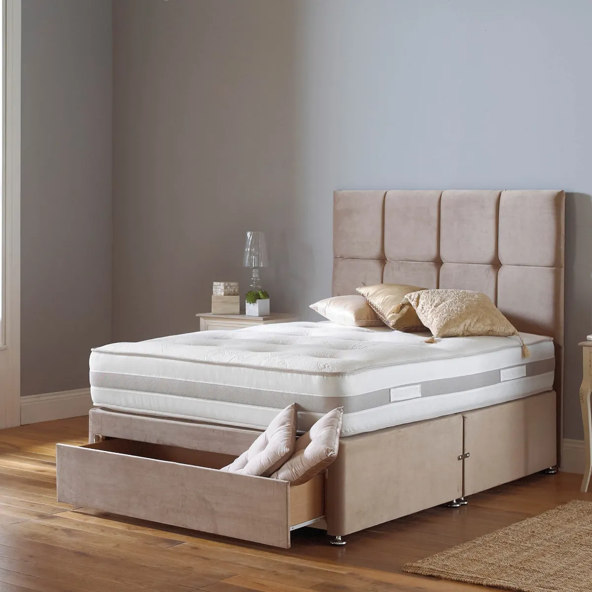 Small Double Divan with 4 Drawers - Silk Knit