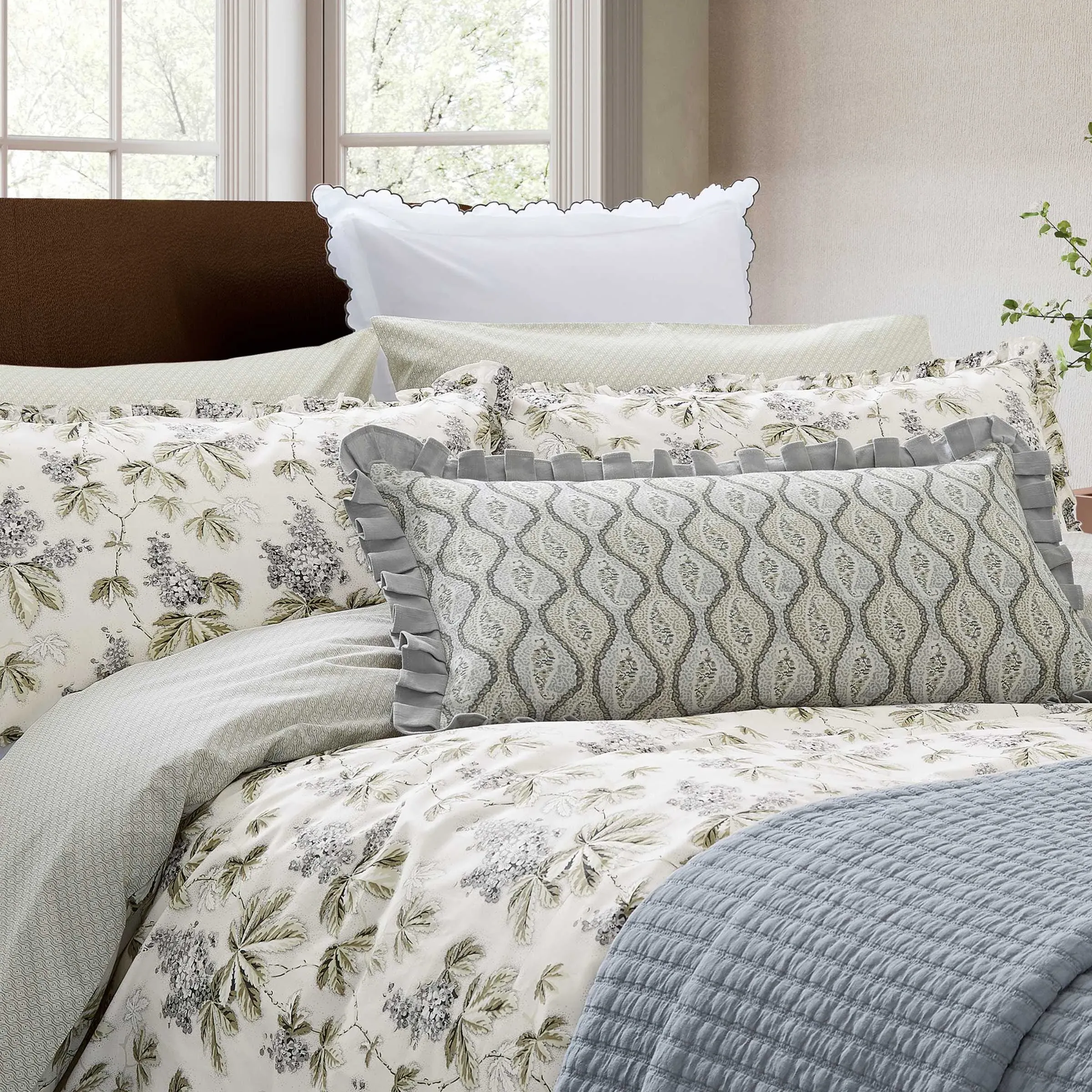Clarence Standard Pillowcases, Pair - Silver, Green alternate view