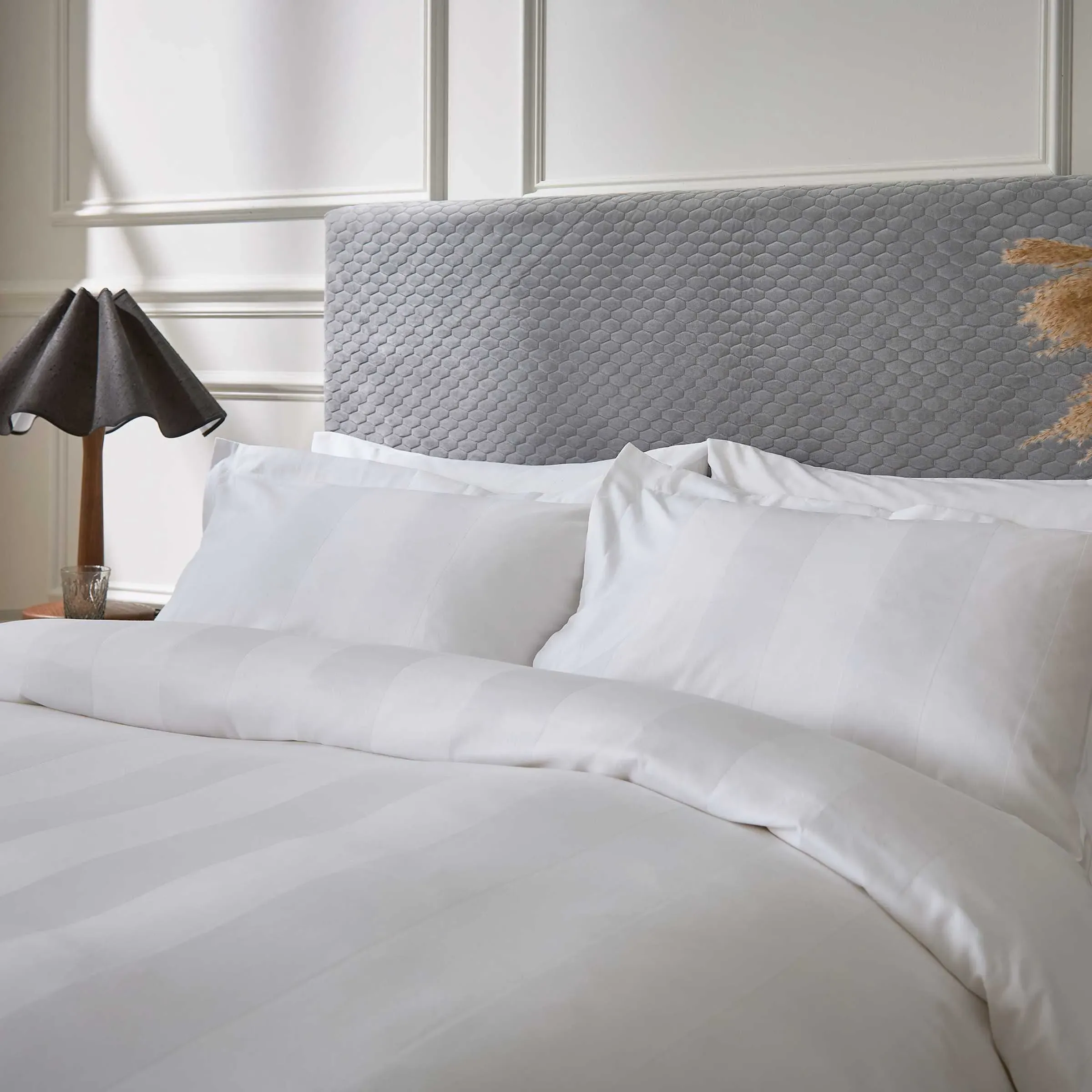 Double Duvet Cover Set with Stripes - White