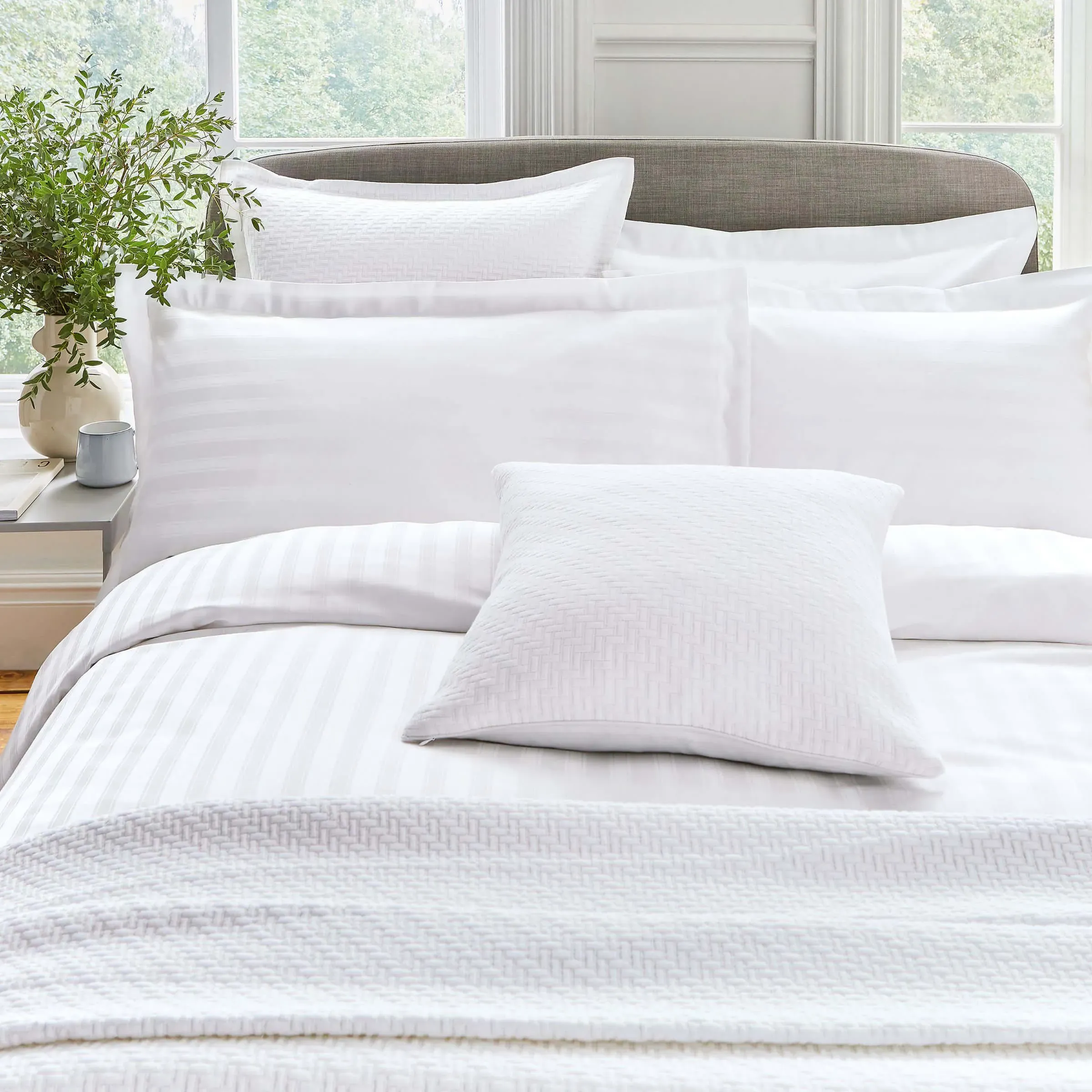 Double Duvet Cover with Sateen Stripe - White