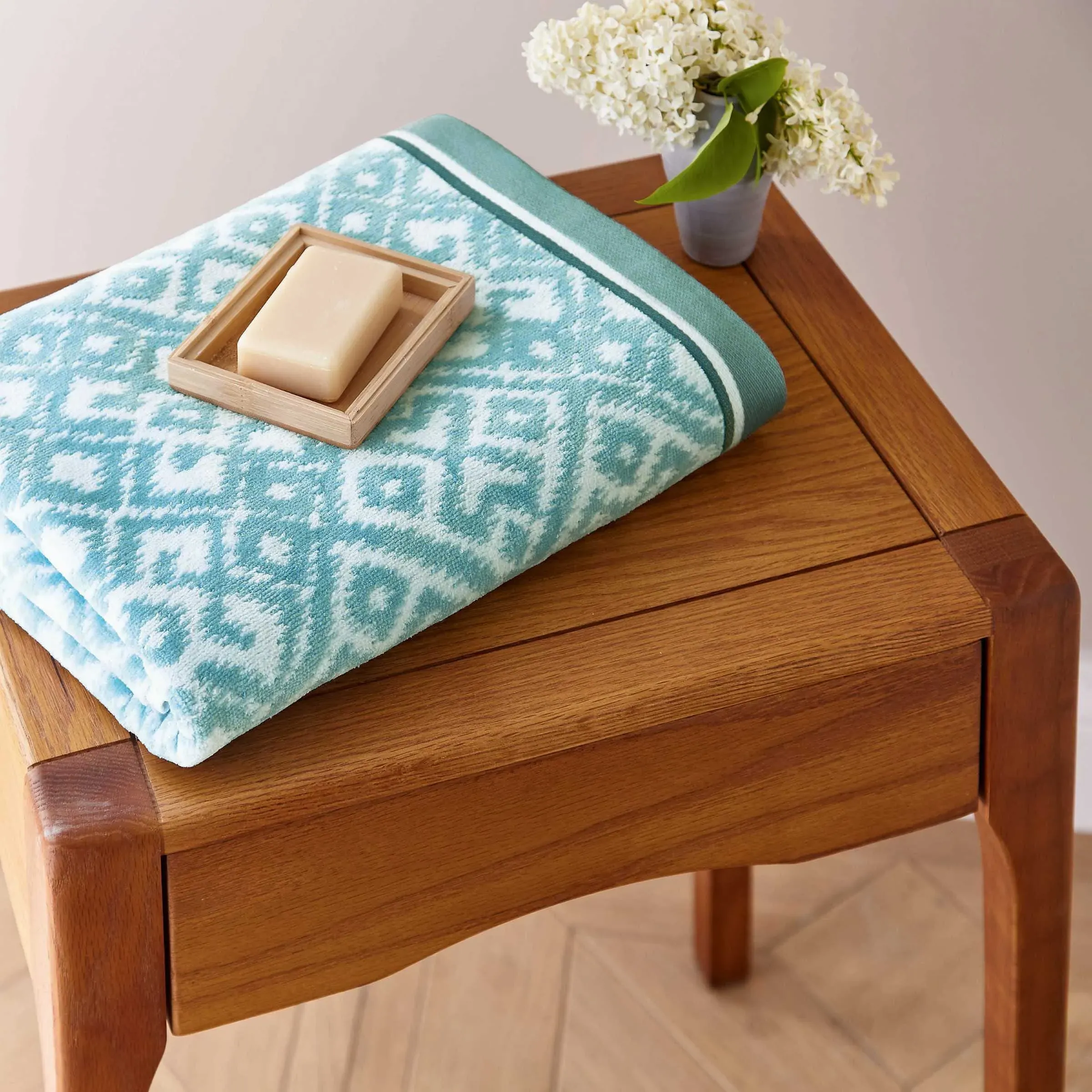 Hand Towel with Geometric Pattern - Celadon, Cotton