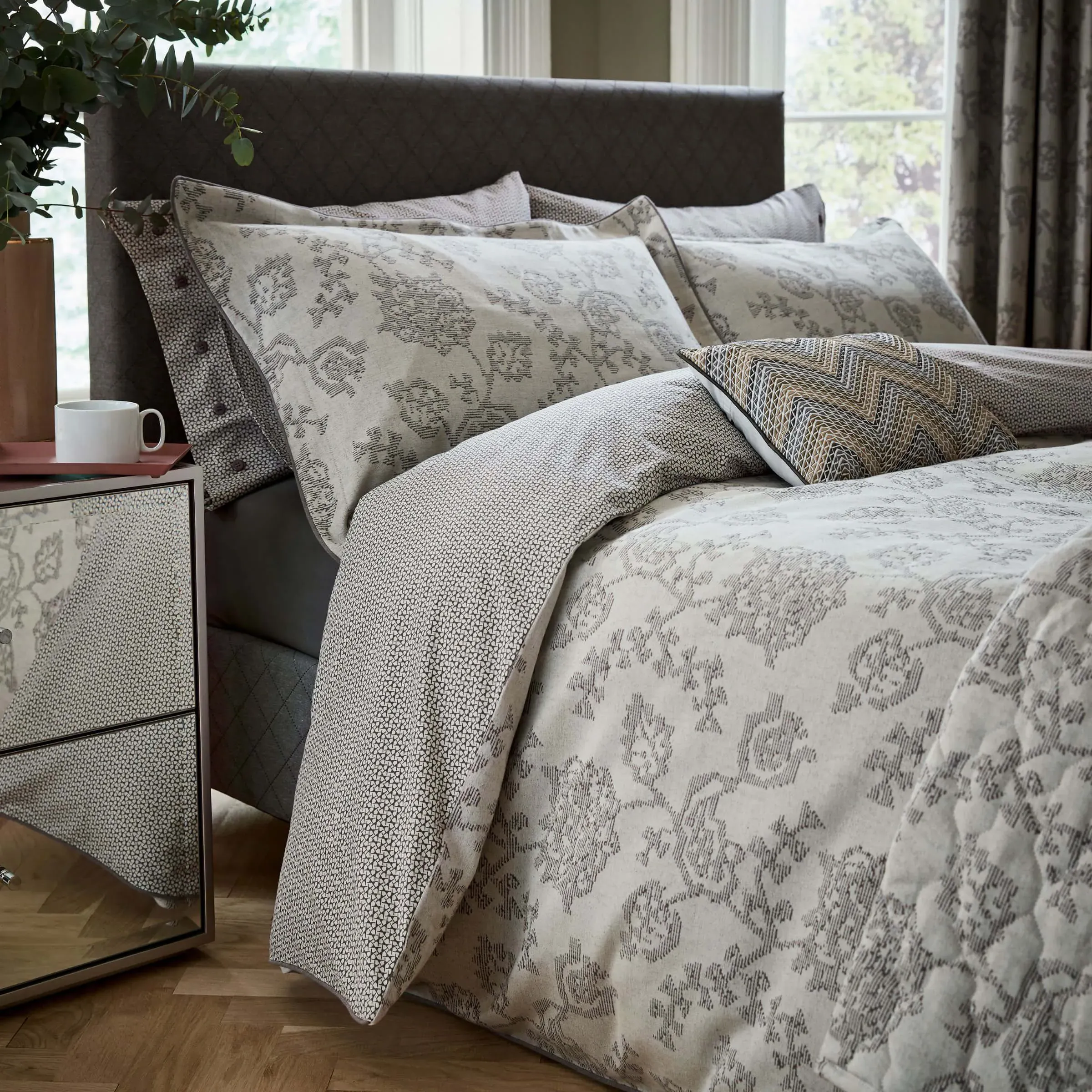 Single Duvet Cover Botanical Design - Marble image