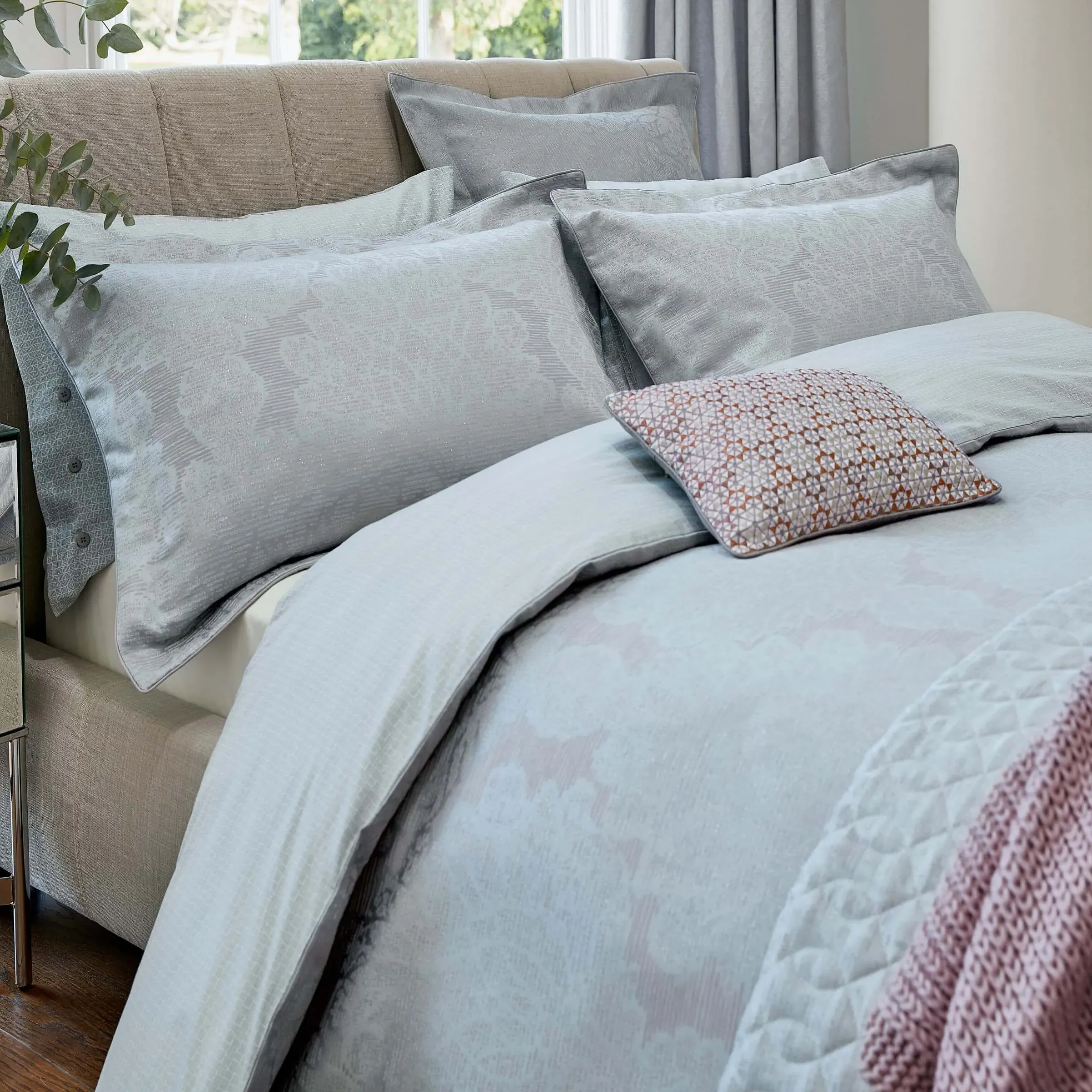 Super King Duvet Cover - Mauve, Jacquard image