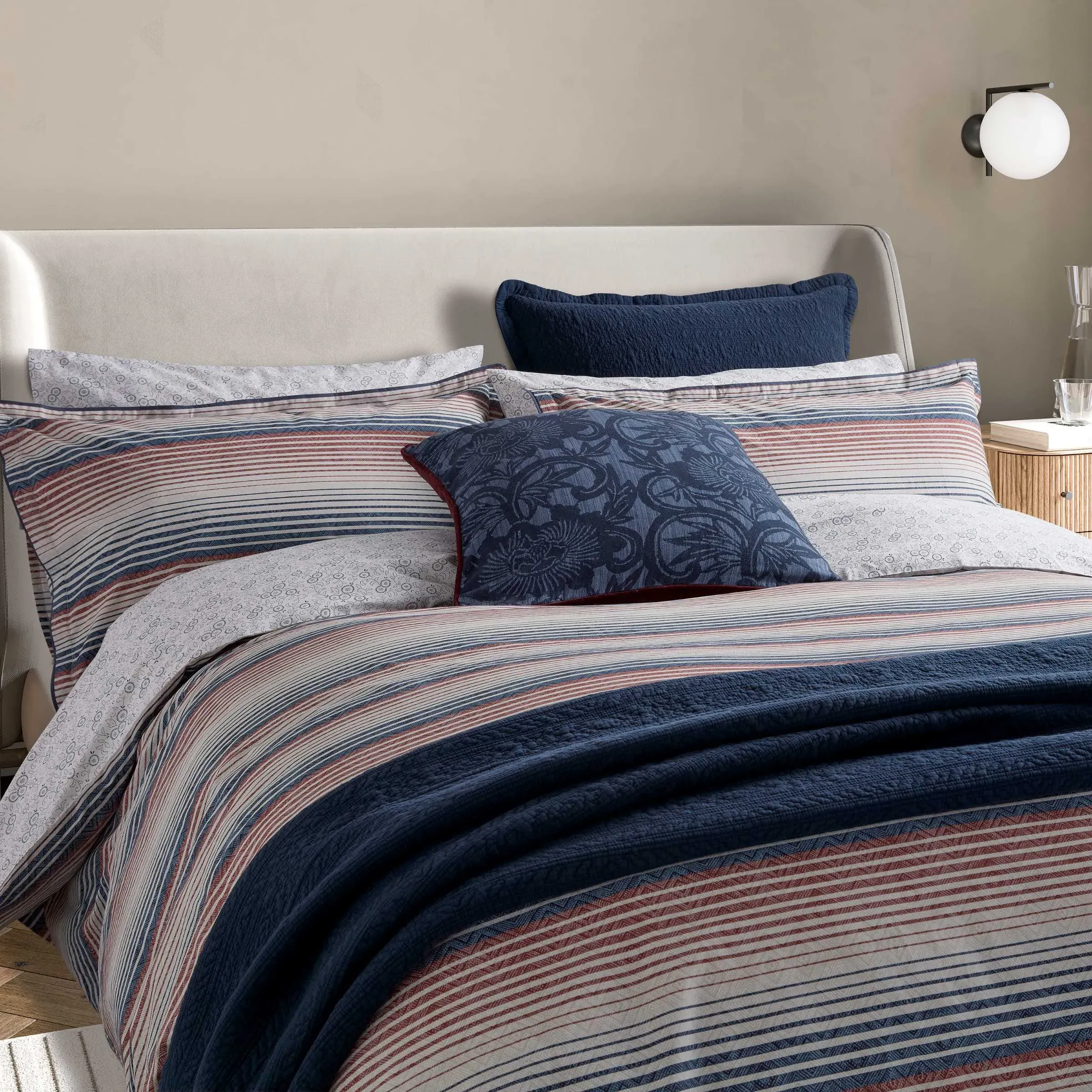Super King Duvet Cover Set - Navy, Cotton image