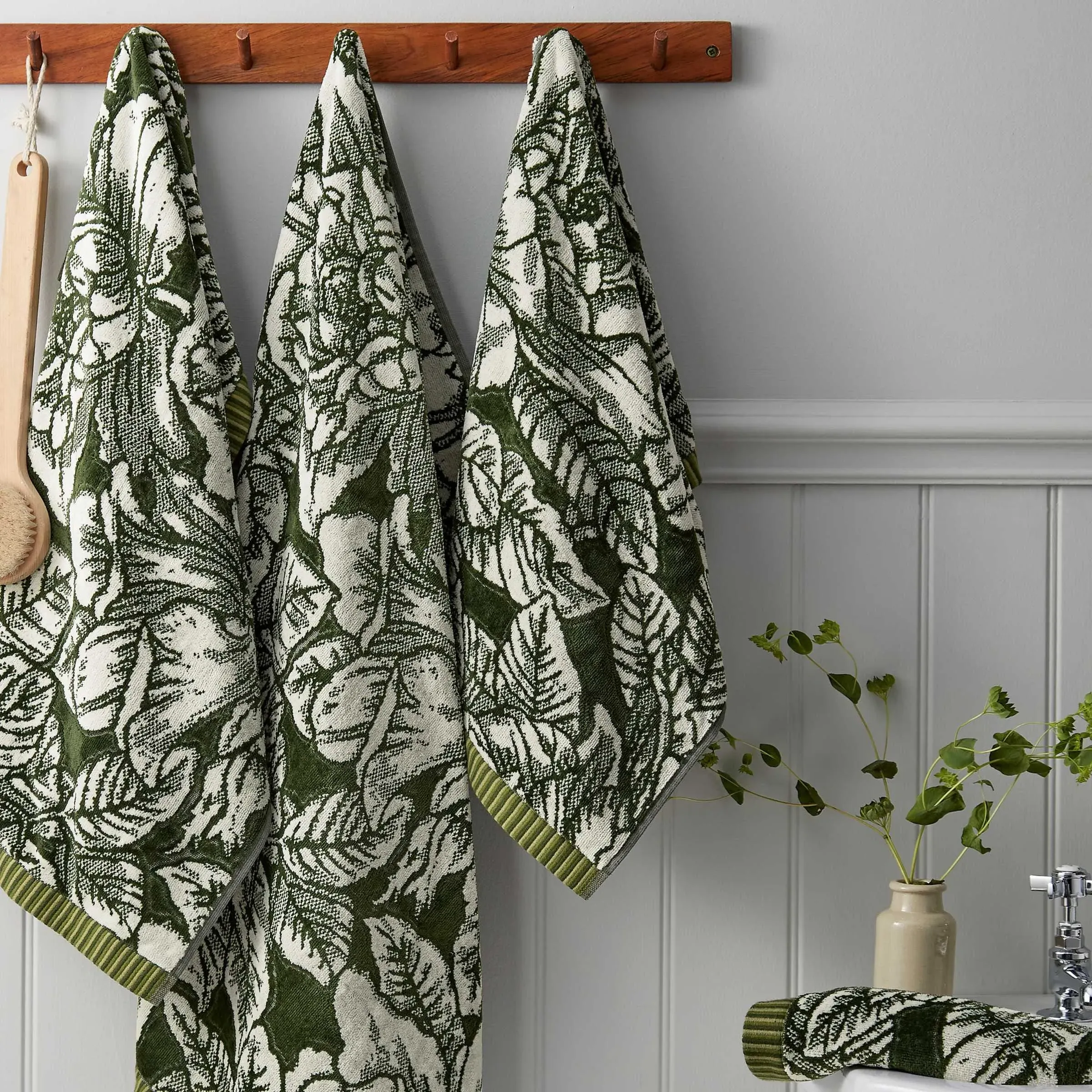 Bath Sheet with Hibiscus Print - Green, Cotton