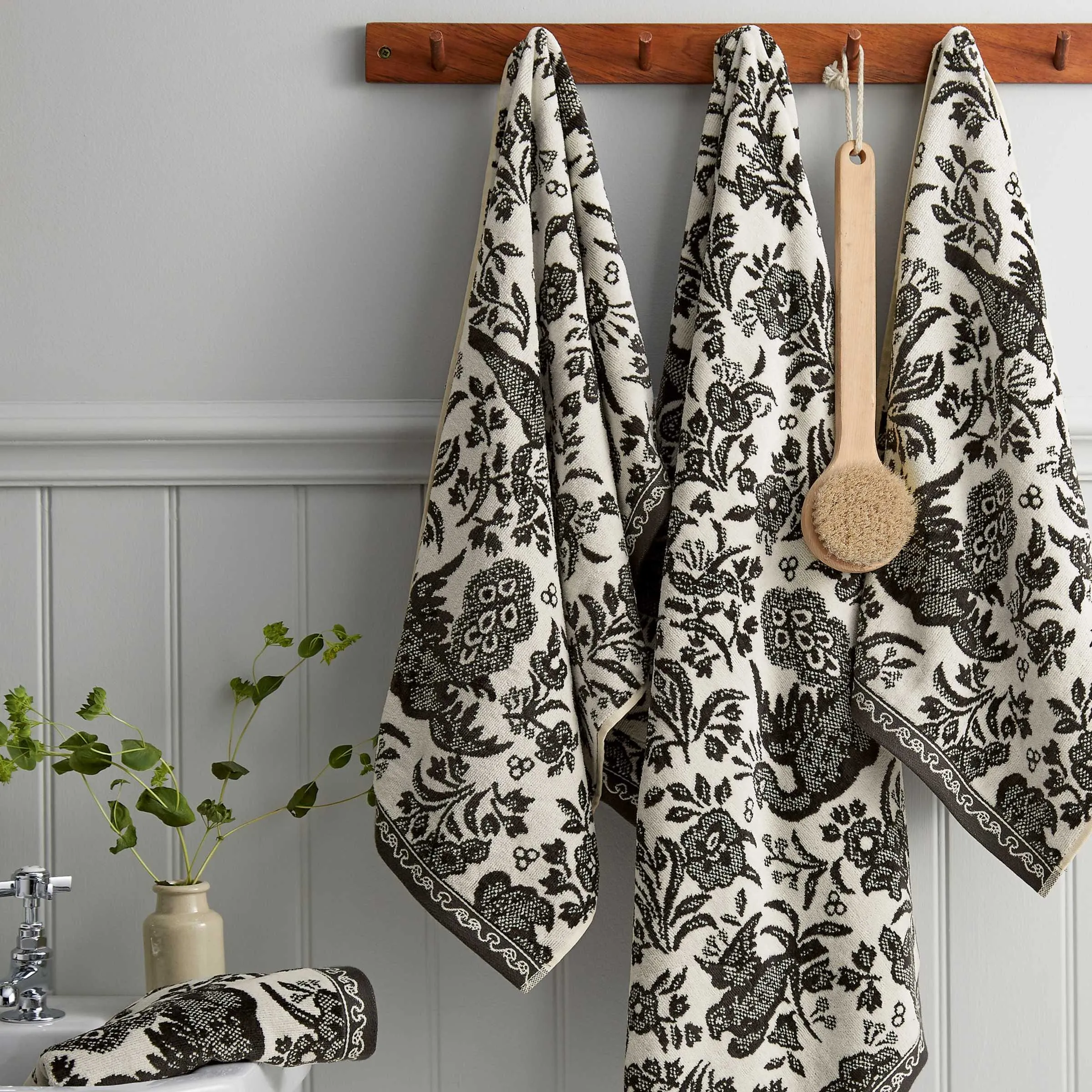 Bath Sheet with Peacock Pattern - Charcoal, Cotton