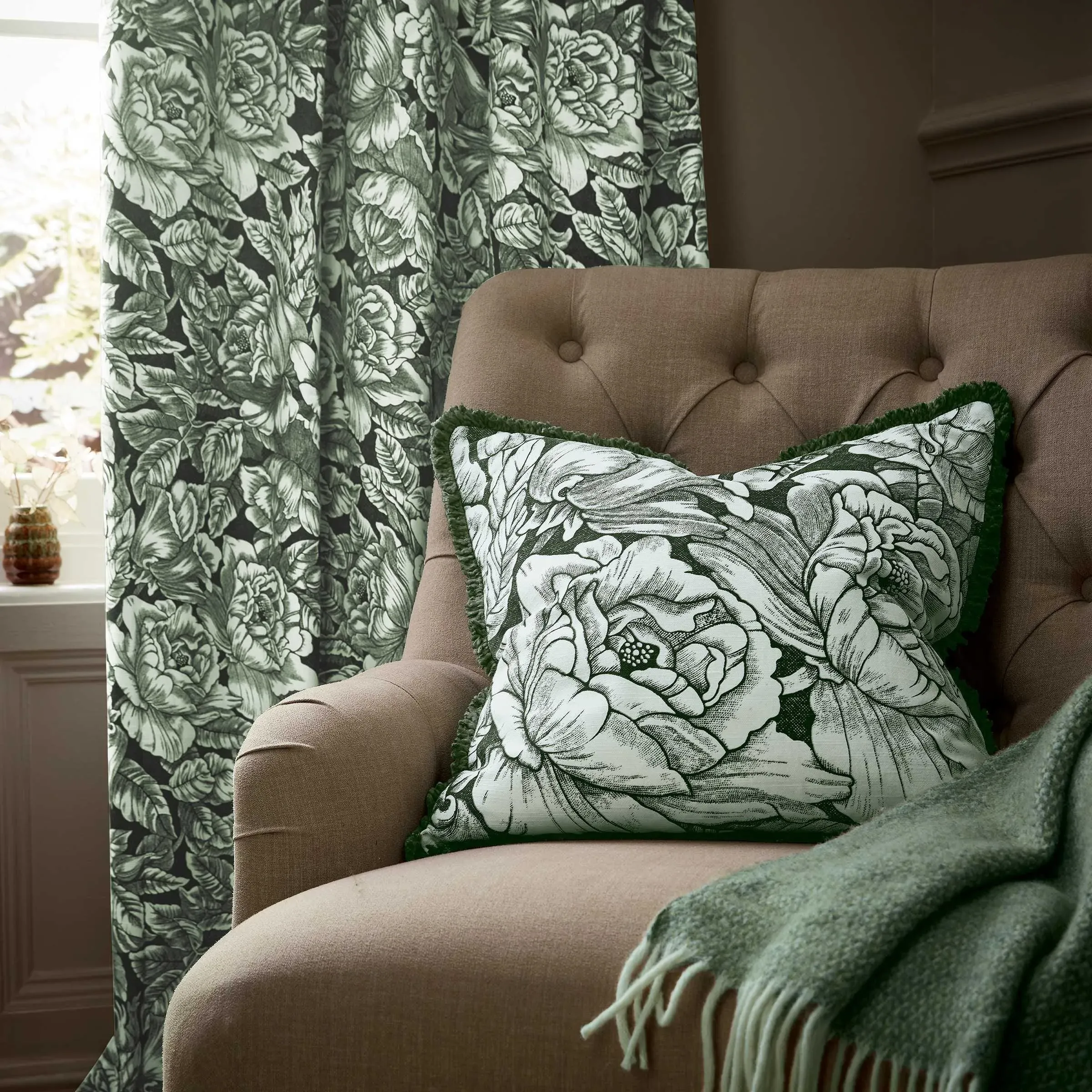 Square Cushion with Fringed Edge - Green, Cotton