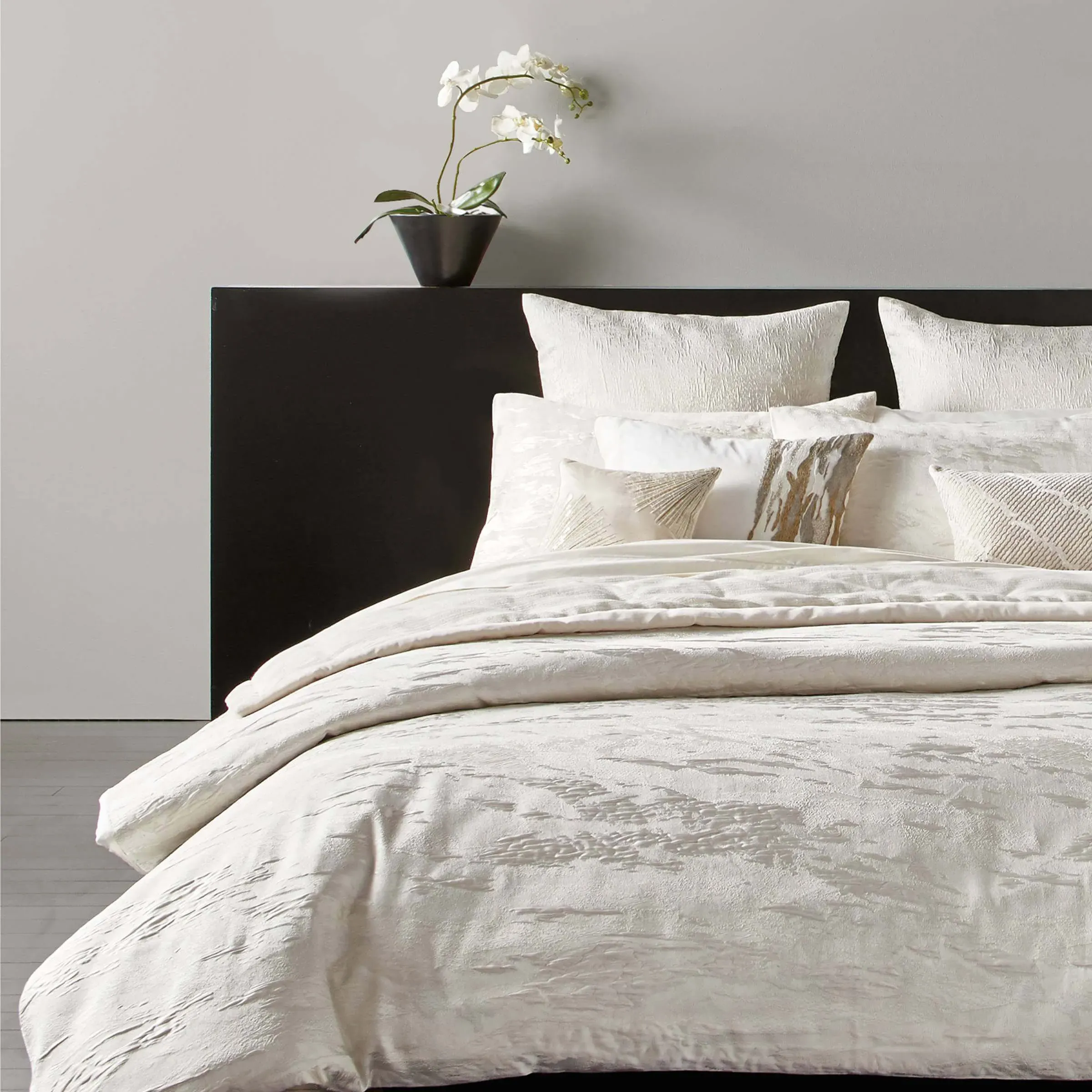Double Duvet Cover with Metallic Detail - Ivory image
