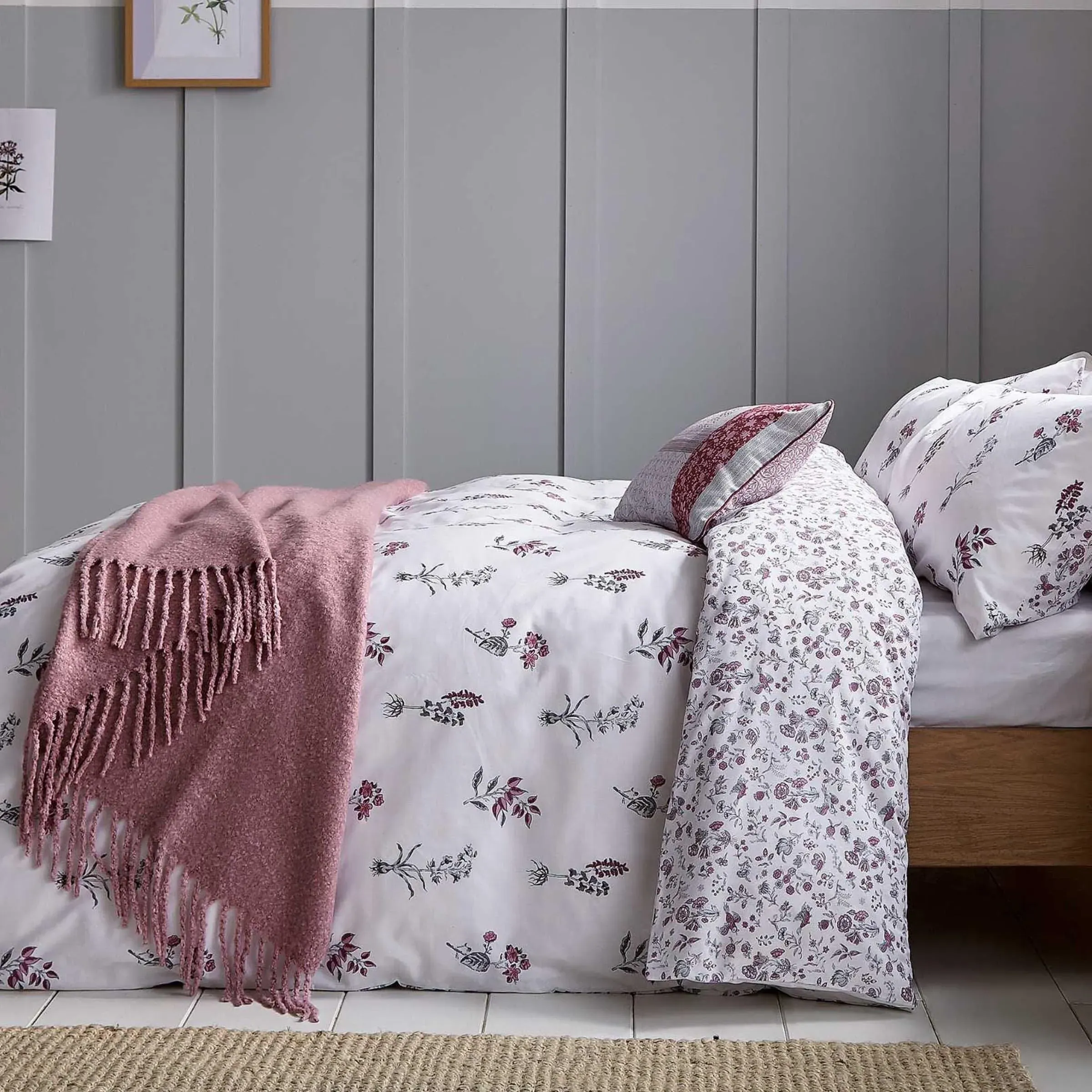 Super King Duvet Cover Set - Raspberry, Cotton image