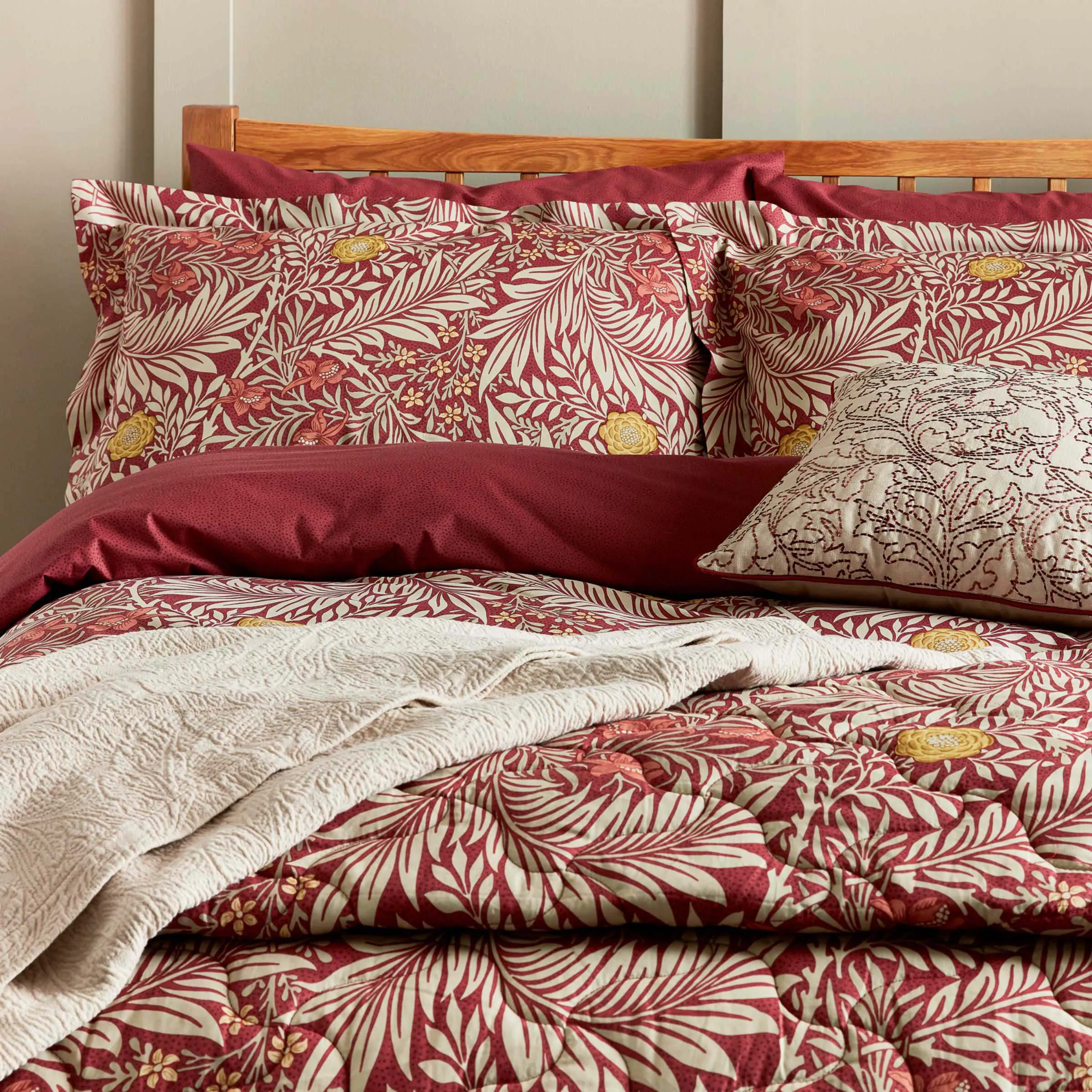 William Morris Larkspur Double Duvet Cover Set - Crimson Red, Cotton product