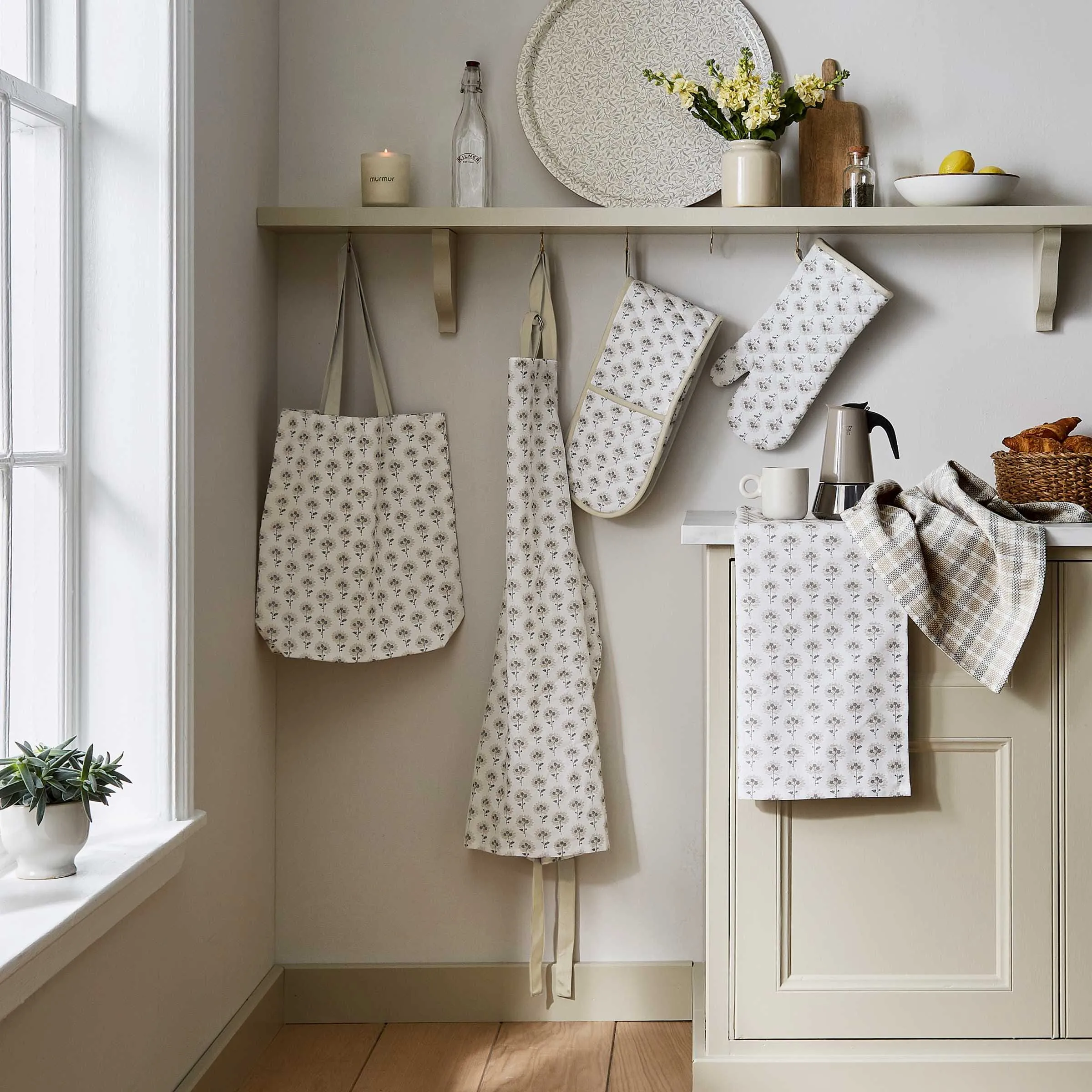 Ebba Single Oven Glove - Linen & Grey, Cotton alternate view