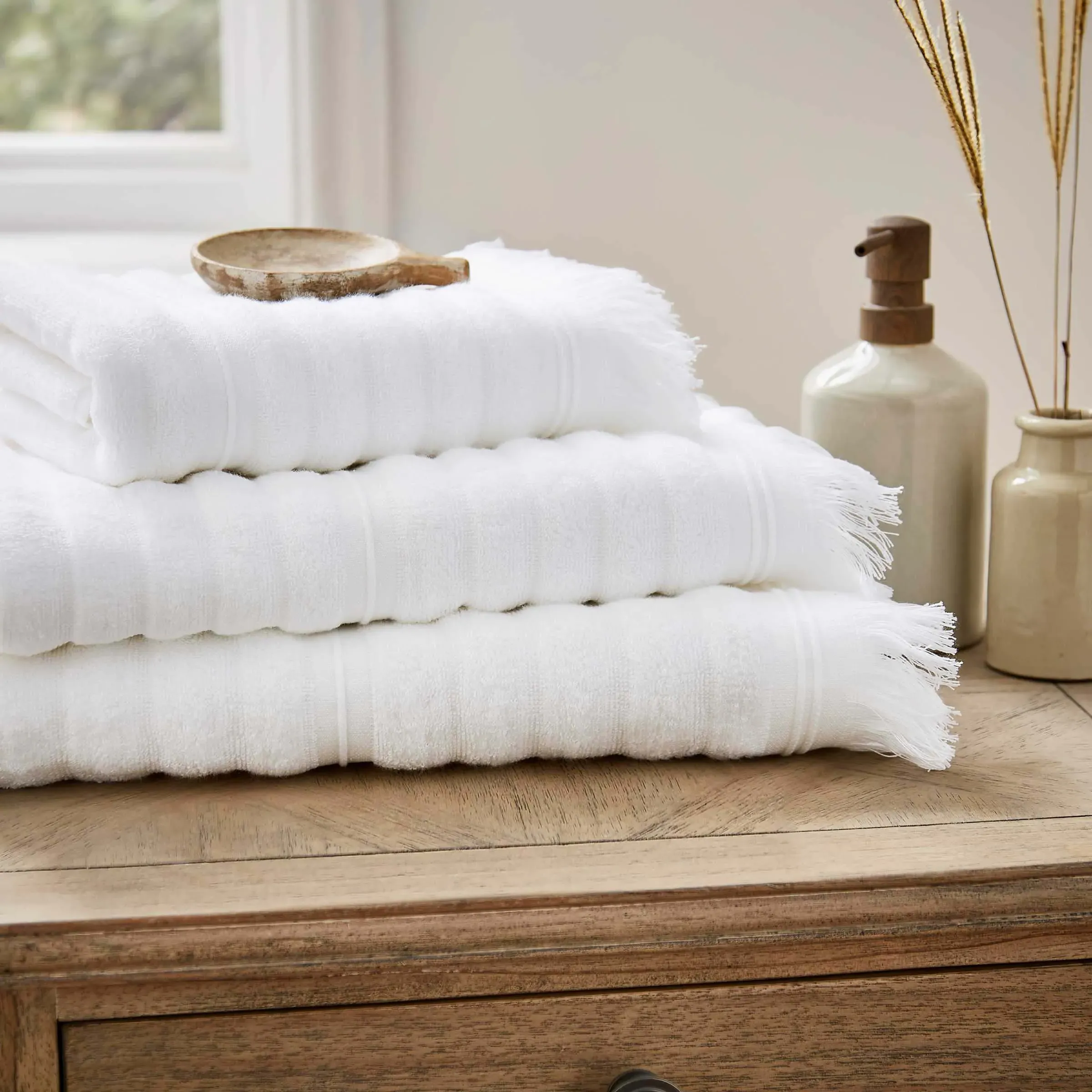 Leif Hand Towel - White, Cotton alternate view