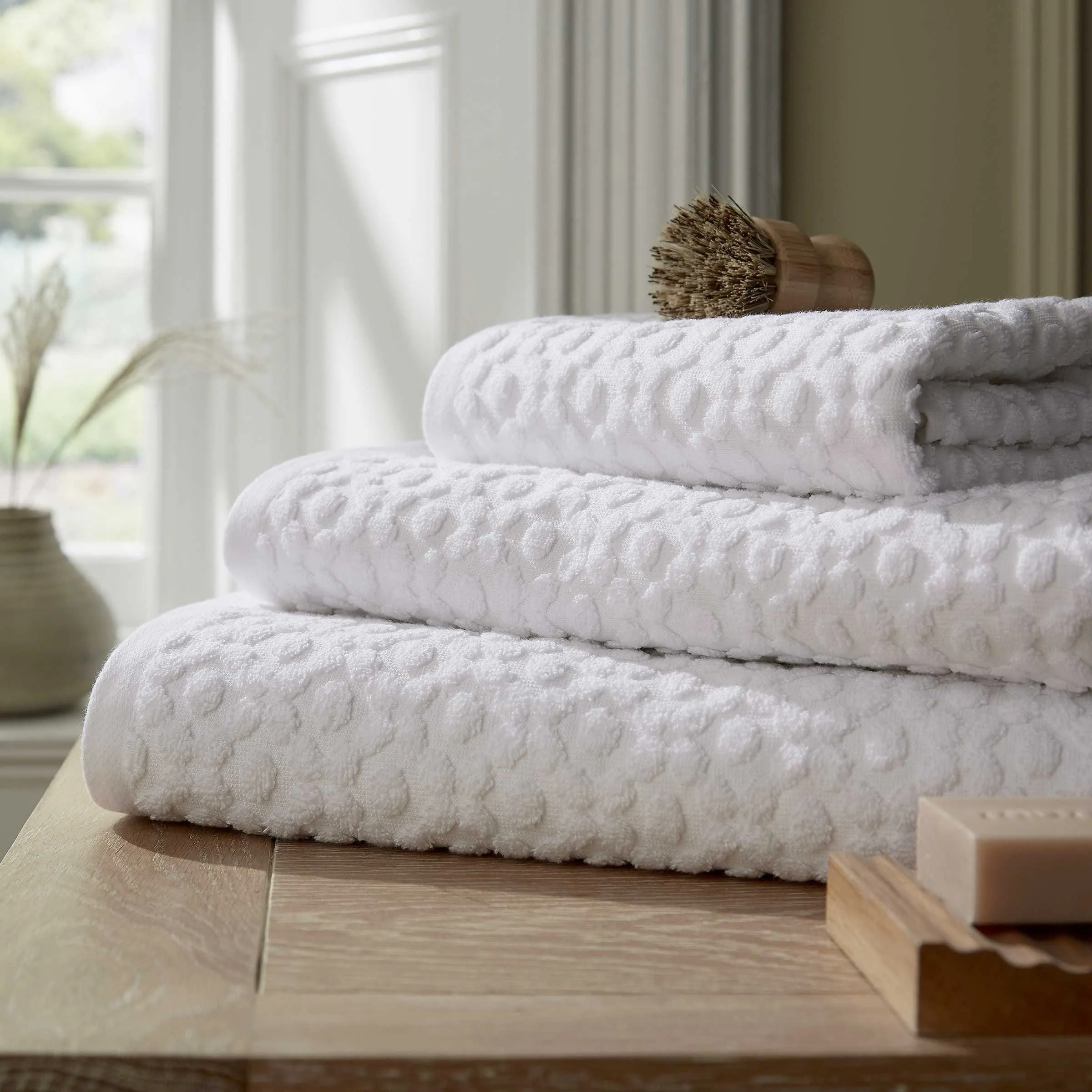 Sculpted Bath Towel with Fringe - White, Cotton