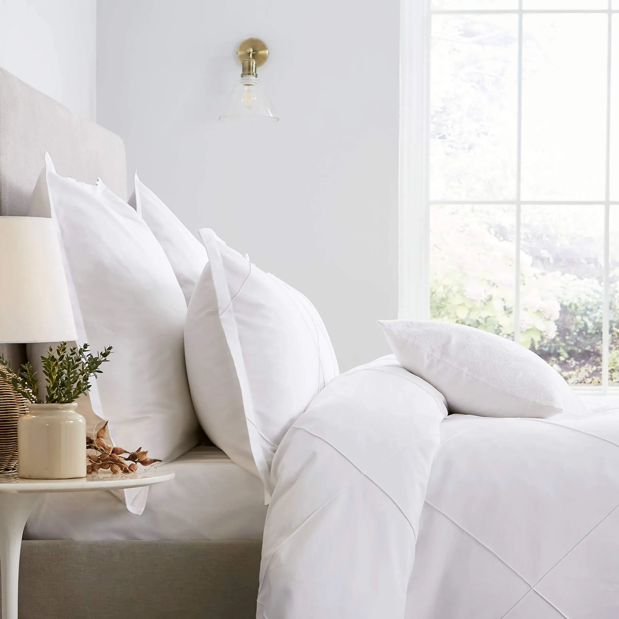 Single Duvet Cover with Diamond Pleat - White image